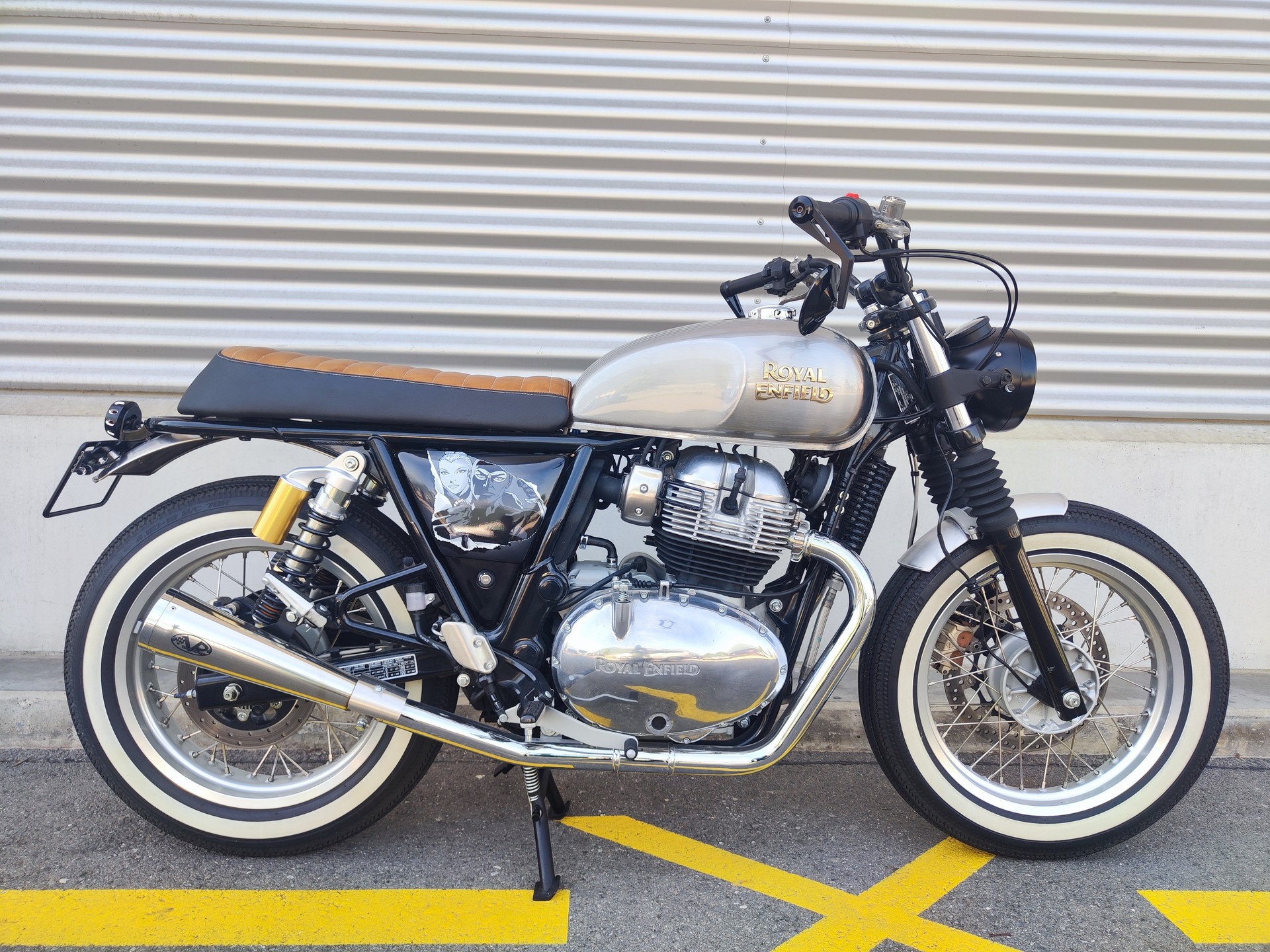 ROYAL ENFIELD Interceptor 650 Custom