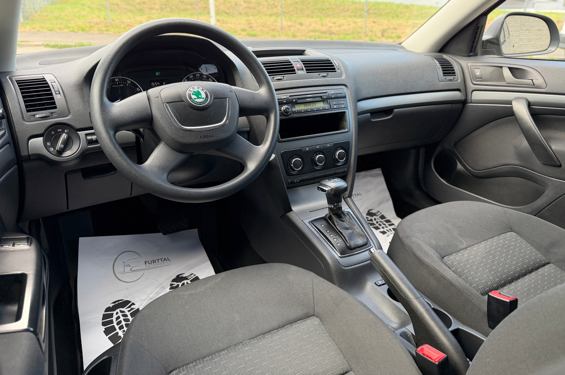 SKODA Octavia 1.4 TSI Classic DSG-image-12