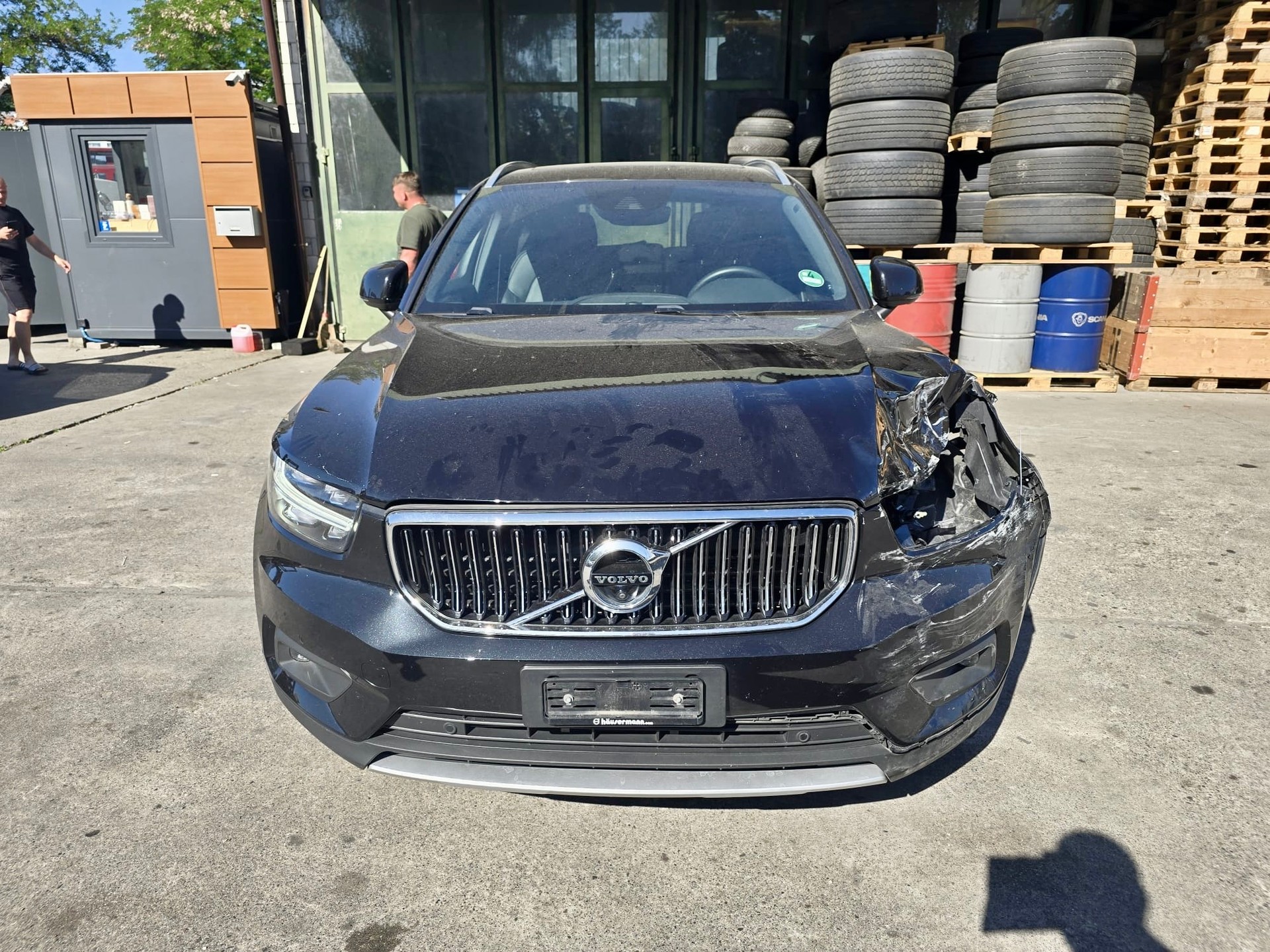 VOLVO XC40 D4 AWD Momentum Geartronic-image-6