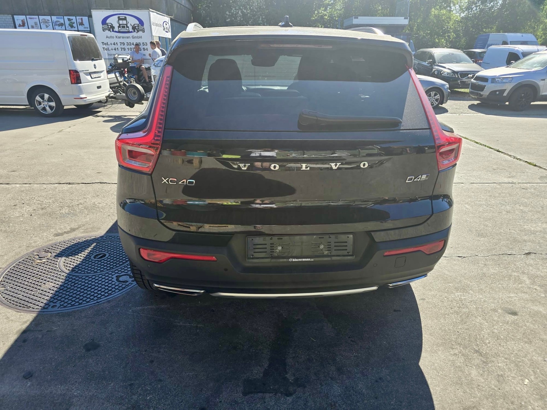 VOLVO XC40 D4 AWD Momentum Geartronic-image-7
