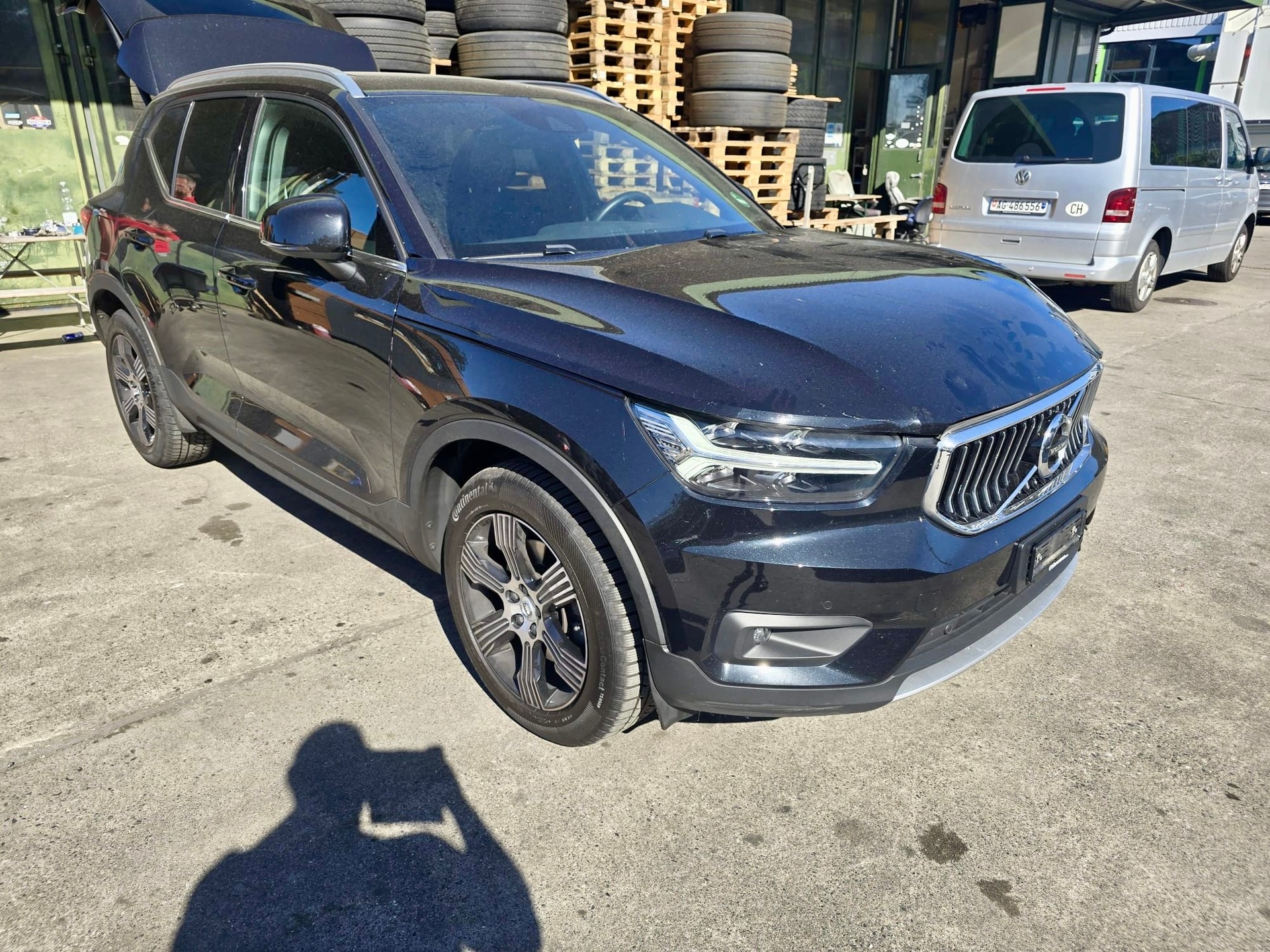 VOLVO XC40 D4 AWD Momentum Geartronic-image-1