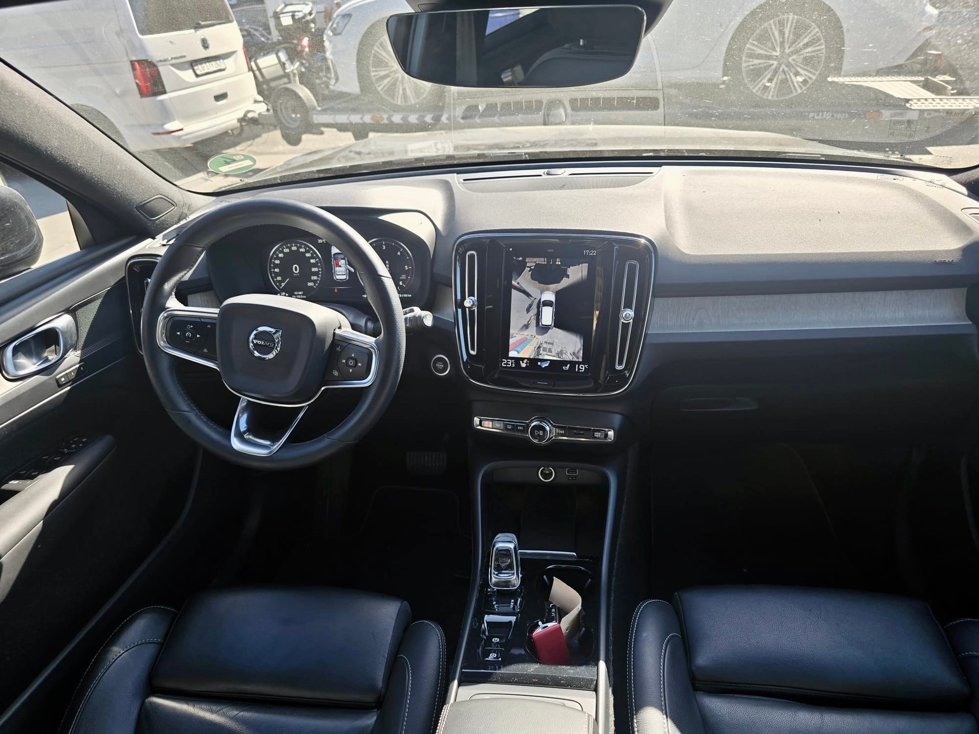 VOLVO XC40 D4 AWD Momentum Geartronic-image-8