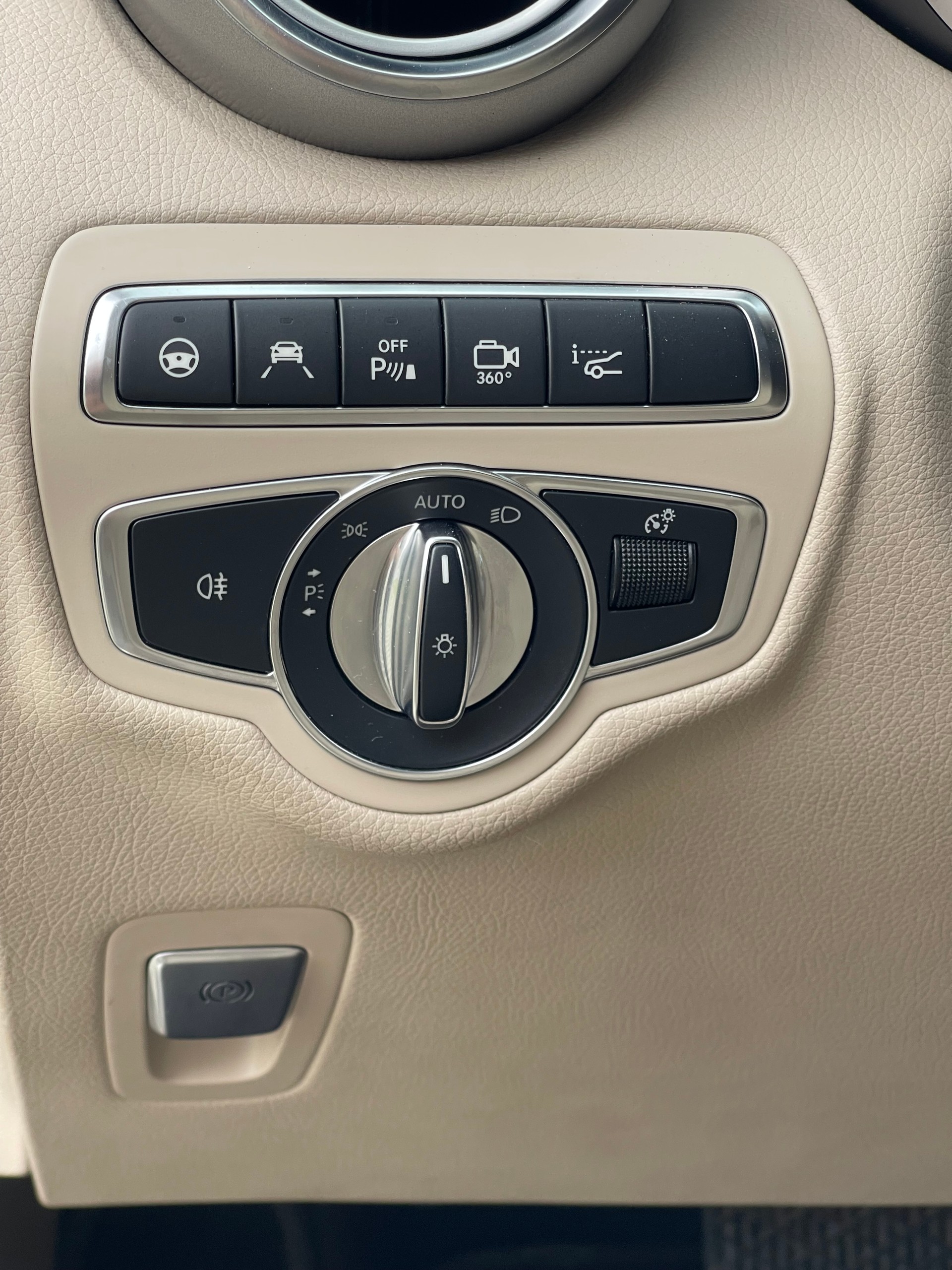 MERCEDES-BENZ GLC 250 d AMG Line 4m 9G-Tronic-image-16