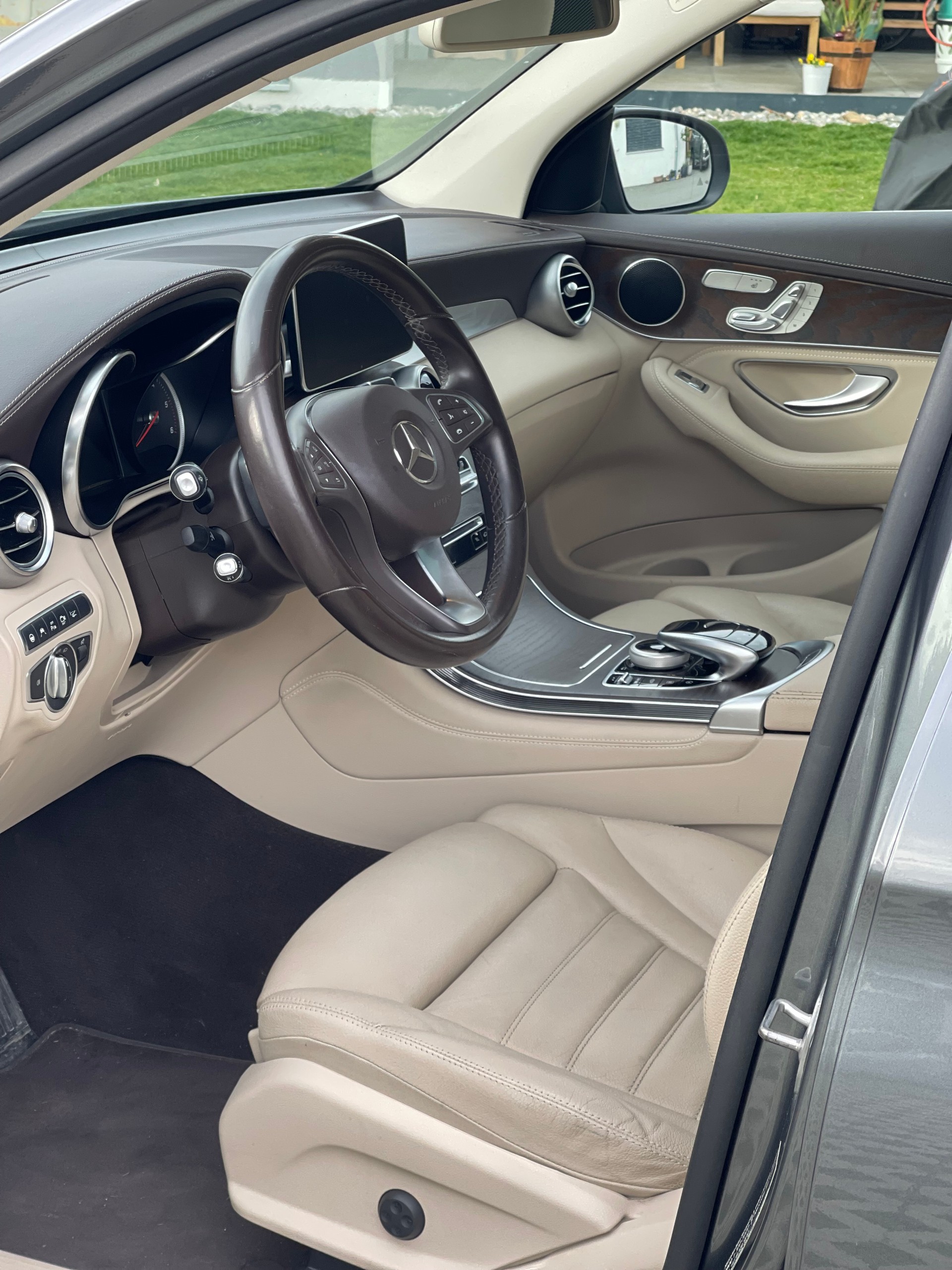 MERCEDES-BENZ GLC 250 d AMG Line 4m 9G-Tronic-image-9