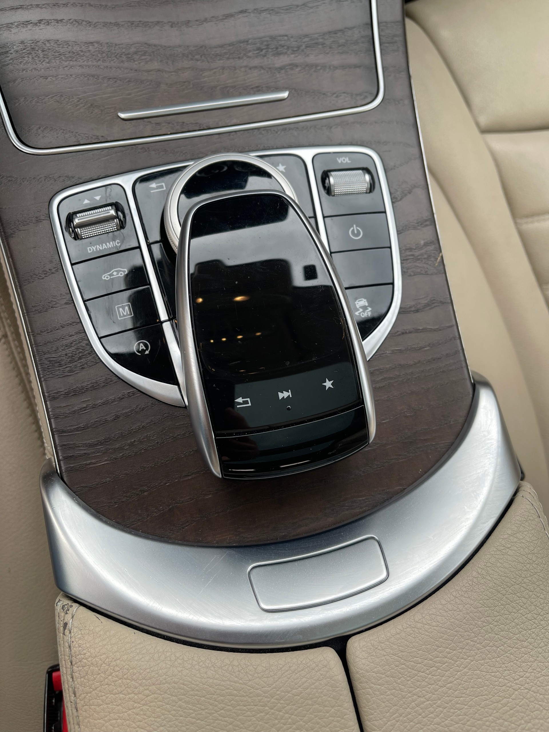 MERCEDES-BENZ GLC 250 d AMG Line 4m 9G-Tronic-image-14