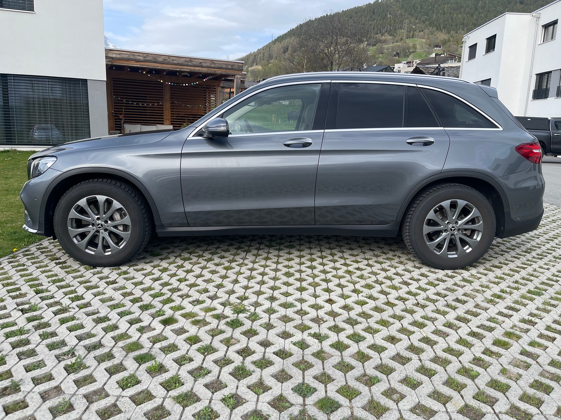 MERCEDES-BENZ GLC 250 d AMG Line 4m 9G-Tronic-image-8