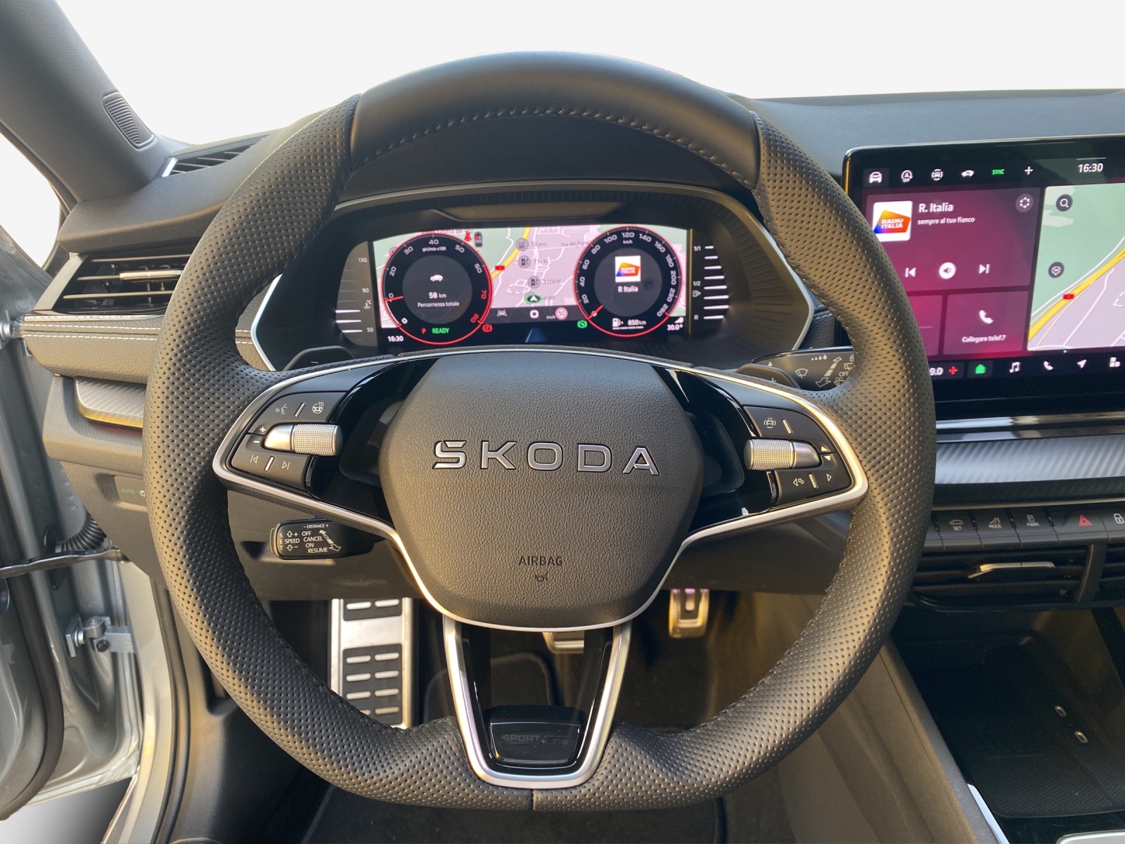 SKODA Octavia Combi 1.5 TSI mHEV DSG Sport Line-image-9