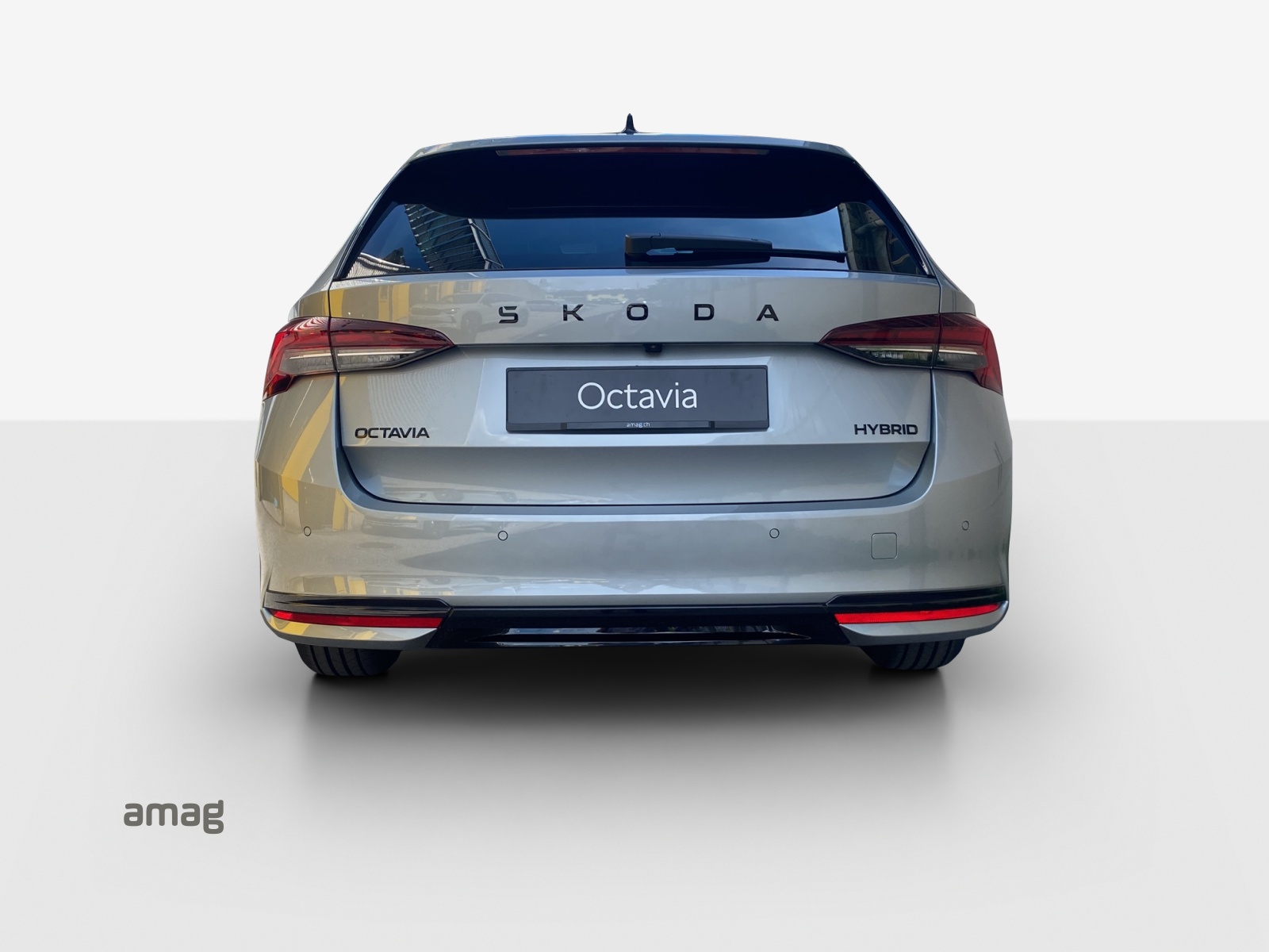 SKODA Octavia Combi 1.5 TSI mHEV DSG Sport Line-image-3