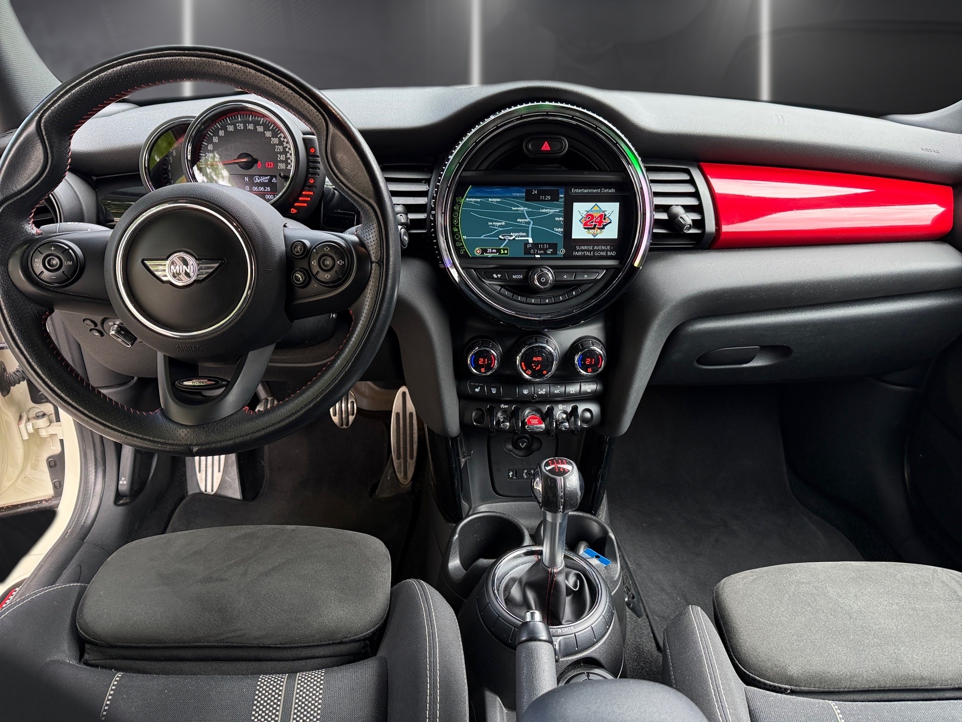 MINI Cooper John Cooper Works-image-9