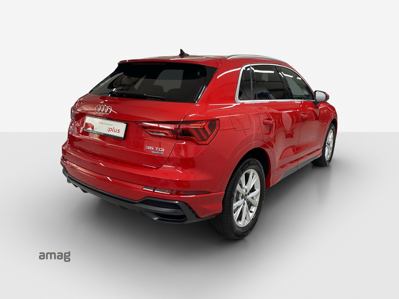 AUDI Q3 35 TDI S line Attraction quattro S-tronic-image-4
