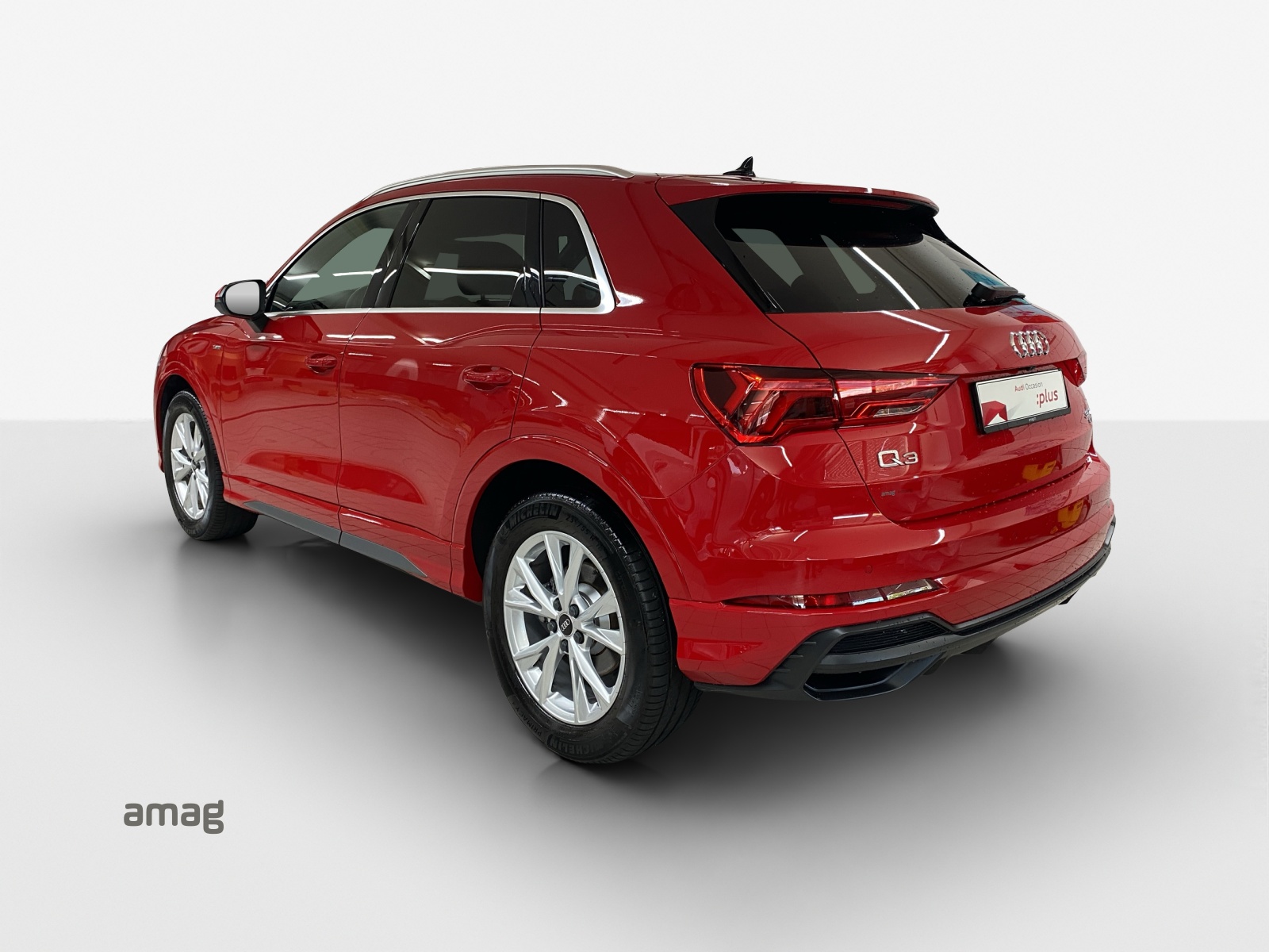 AUDI Q3 35 TDI S line Attraction quattro S-tronic-image-2