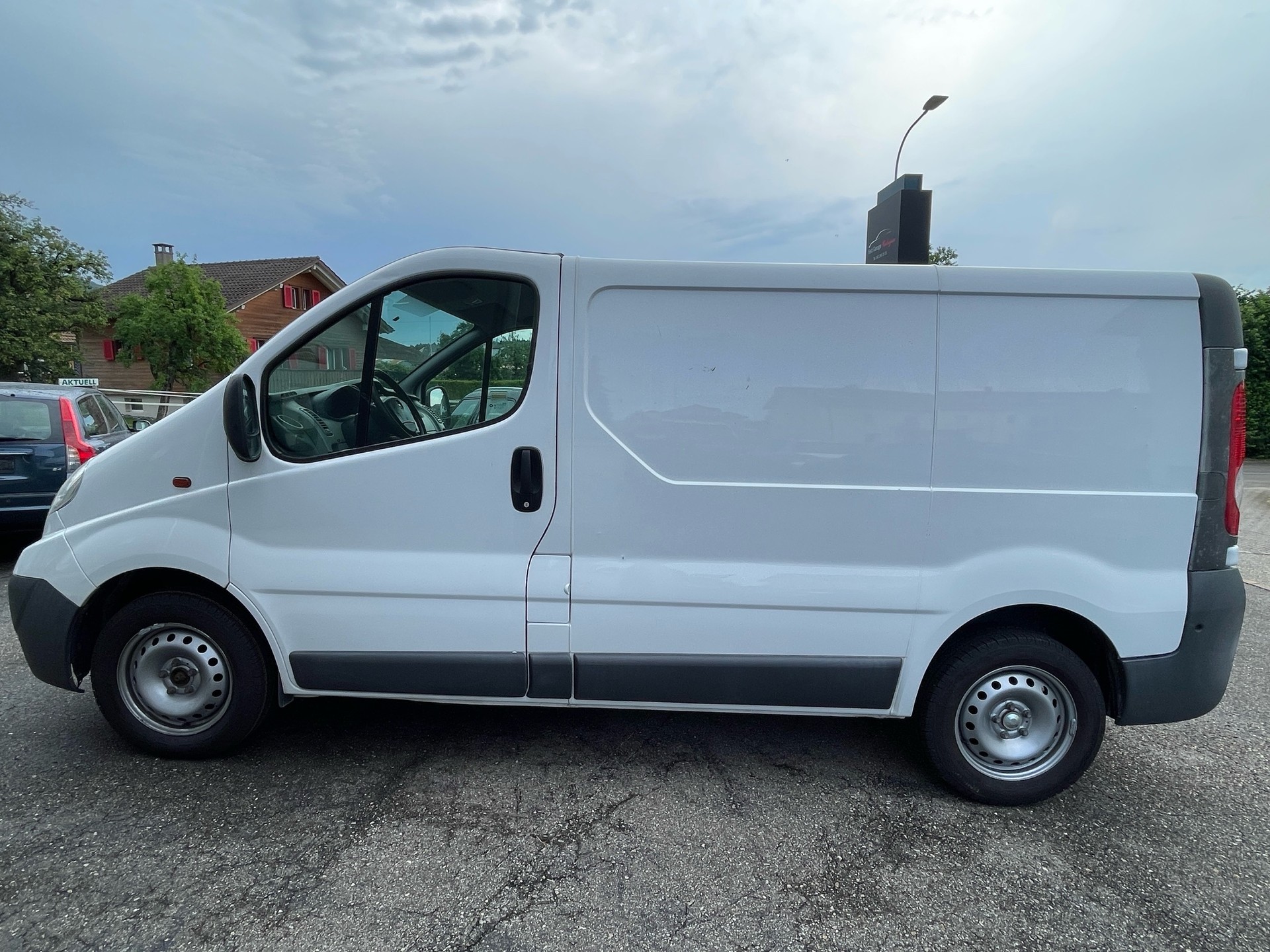 OPEL Vivaro 2.0 CDTI 2.7t L1H1-image-1