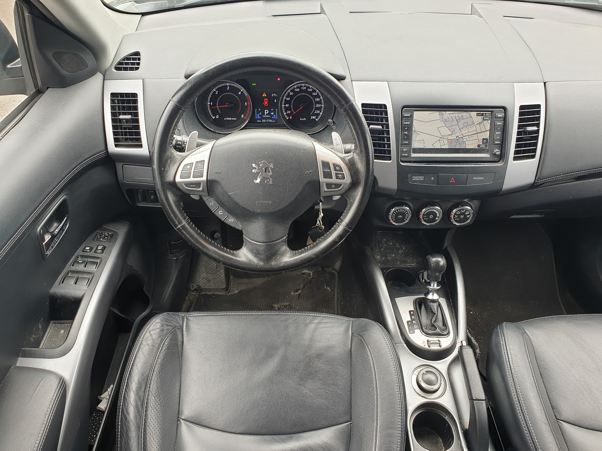 PEUGEOT 4007 2.2 HDi Platinum Edition DCS6-image-7