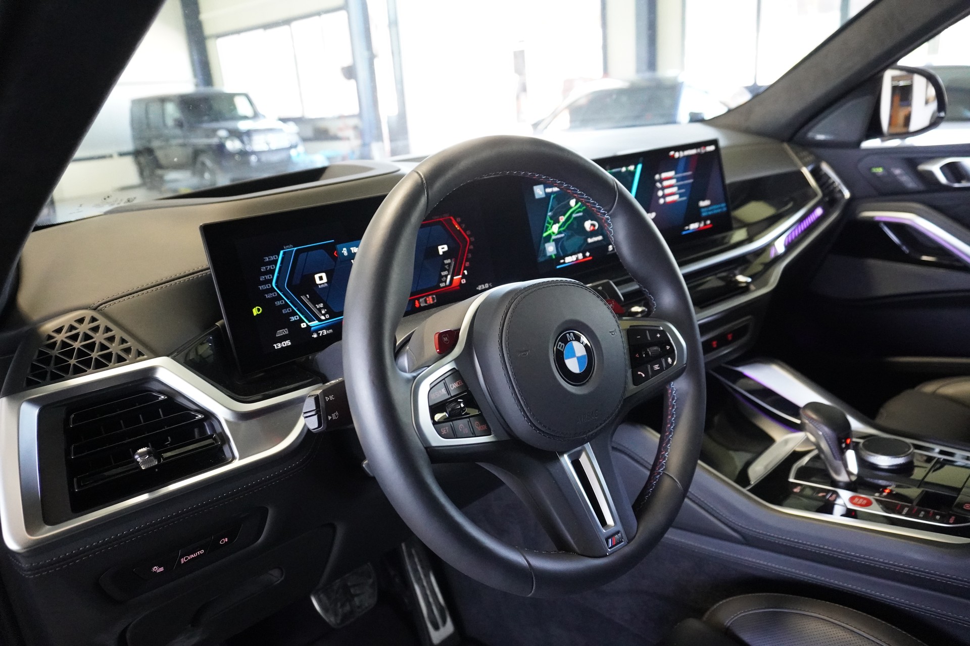 BMW X6M Steptronic M Competition // MASSAGE SITZE // WERKSGARANTIE BIS 05.2028 // PANORAMA GLASDACH // AHK //-image-9