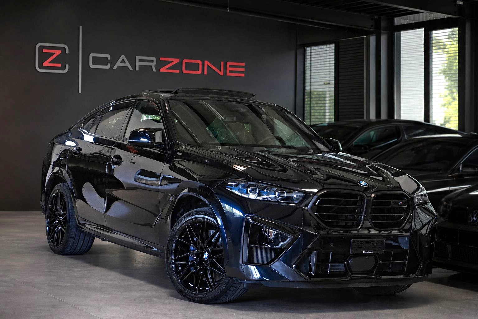 BMW X6M Steptronic M Competition // MASSAGE SITZE // WERKSGARANTIE BIS 05.2028 // PANORAMA GLASDACH // AHK //-image-0