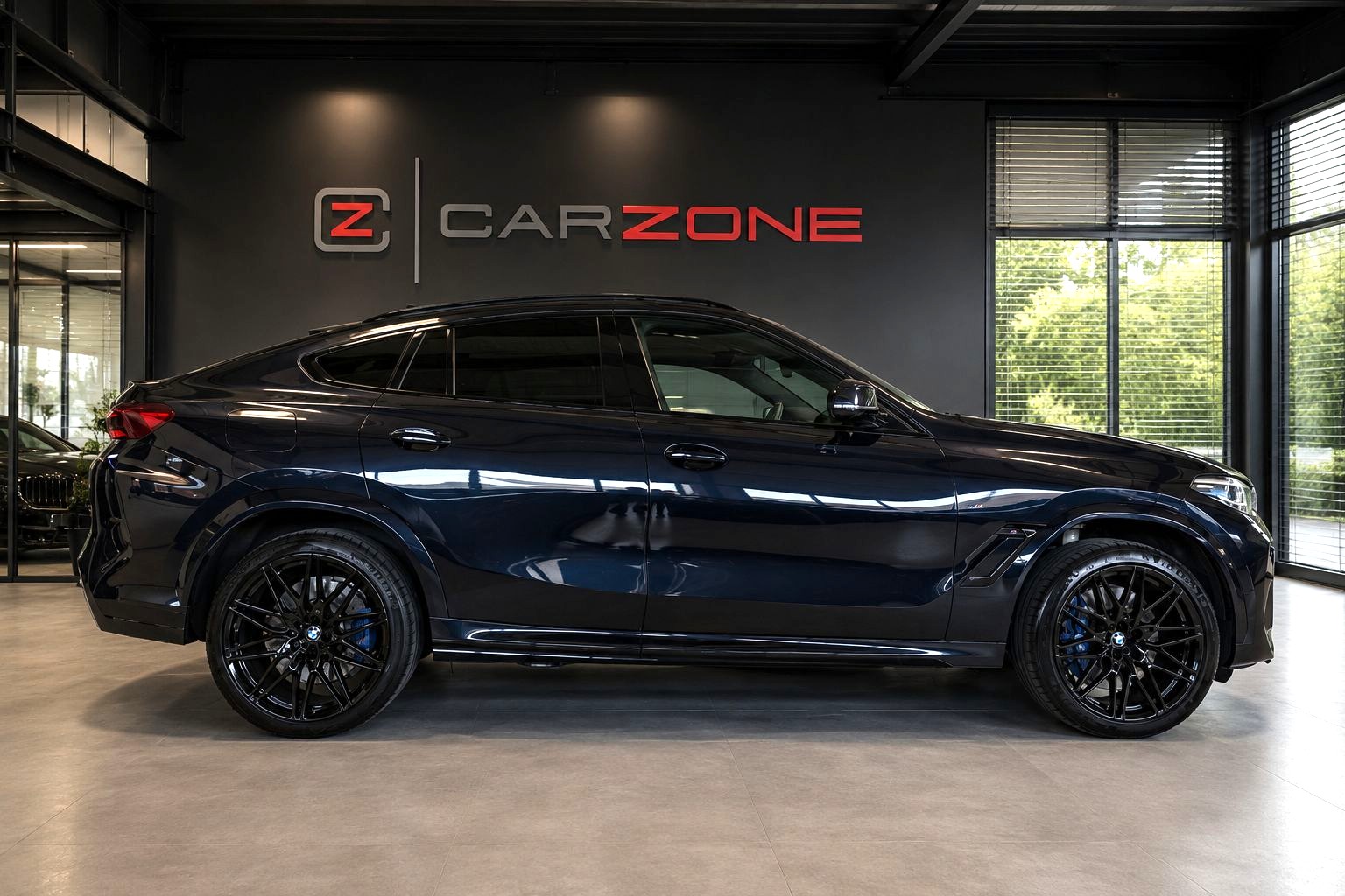 BMW X6M Steptronic M Competition // MASSAGE SITZE // WERKSGARANTIE BIS 05.2028 // PANORAMA GLASDACH // AHK //-image-2