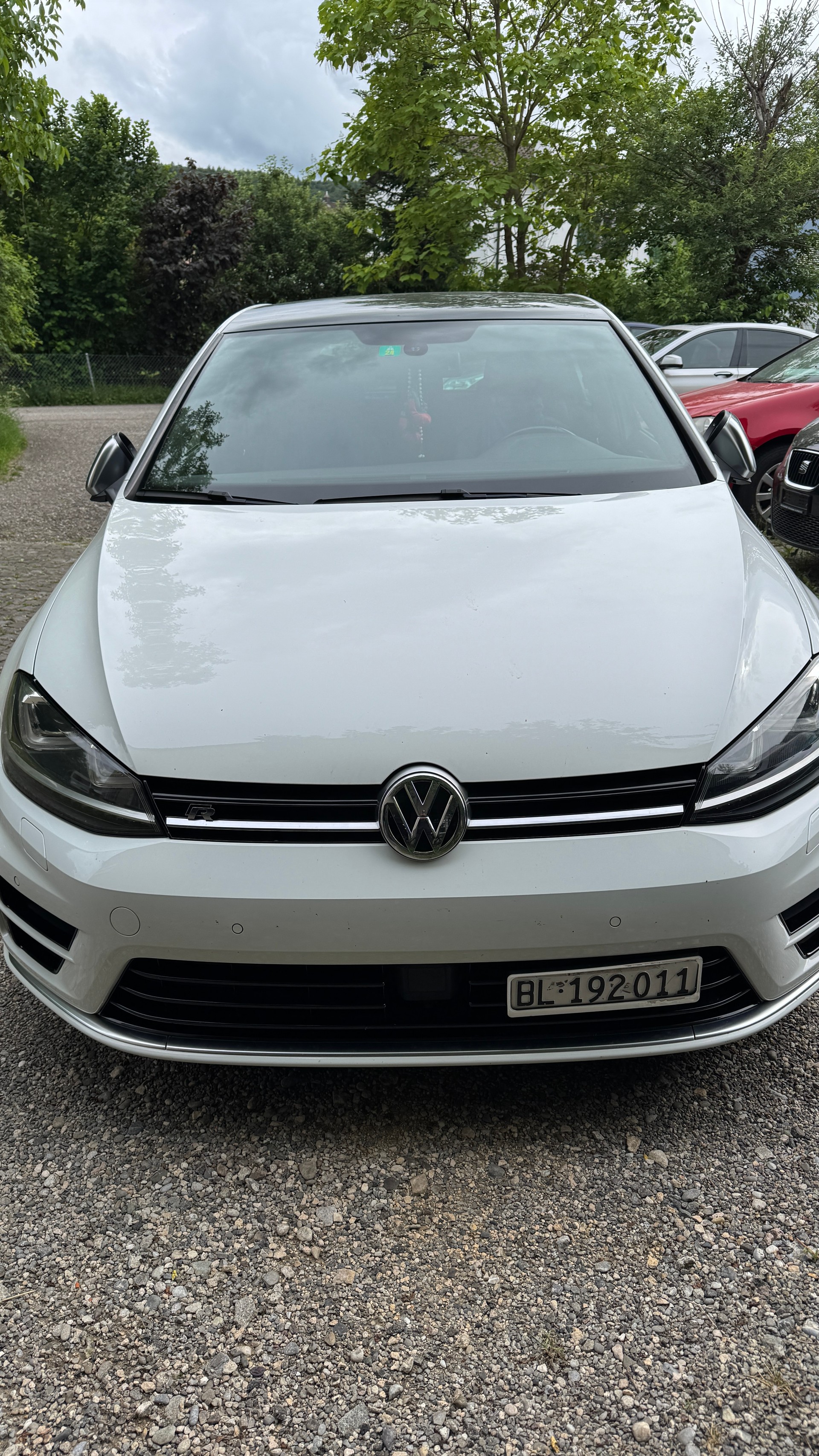 VW Golf 2.0 TSI R 4Motion-image-0