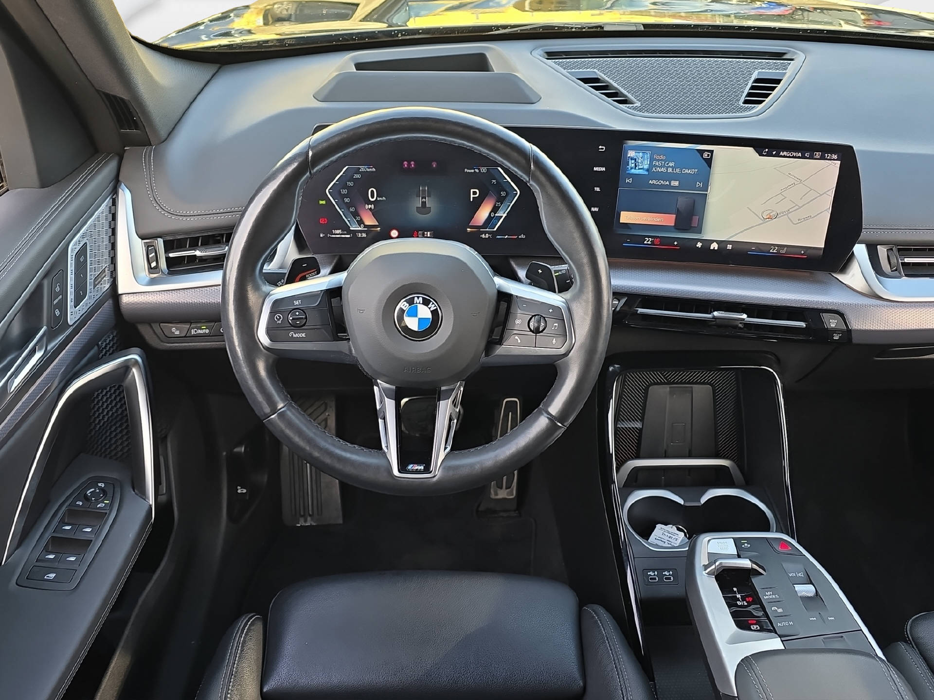 BMW X1 20d xDrive M Sport ** 5 Jahre GARANTIE // 2'000 kg Anhängelast **-image-11