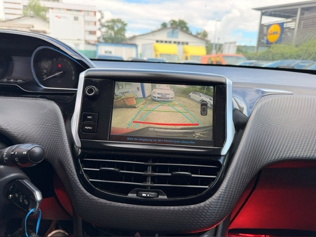 PEUGEOT 2008 1.2 PureTech Style-image-6