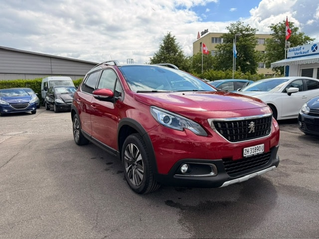 PEUGEOT 2008 1.2 PureTech Style-image-4