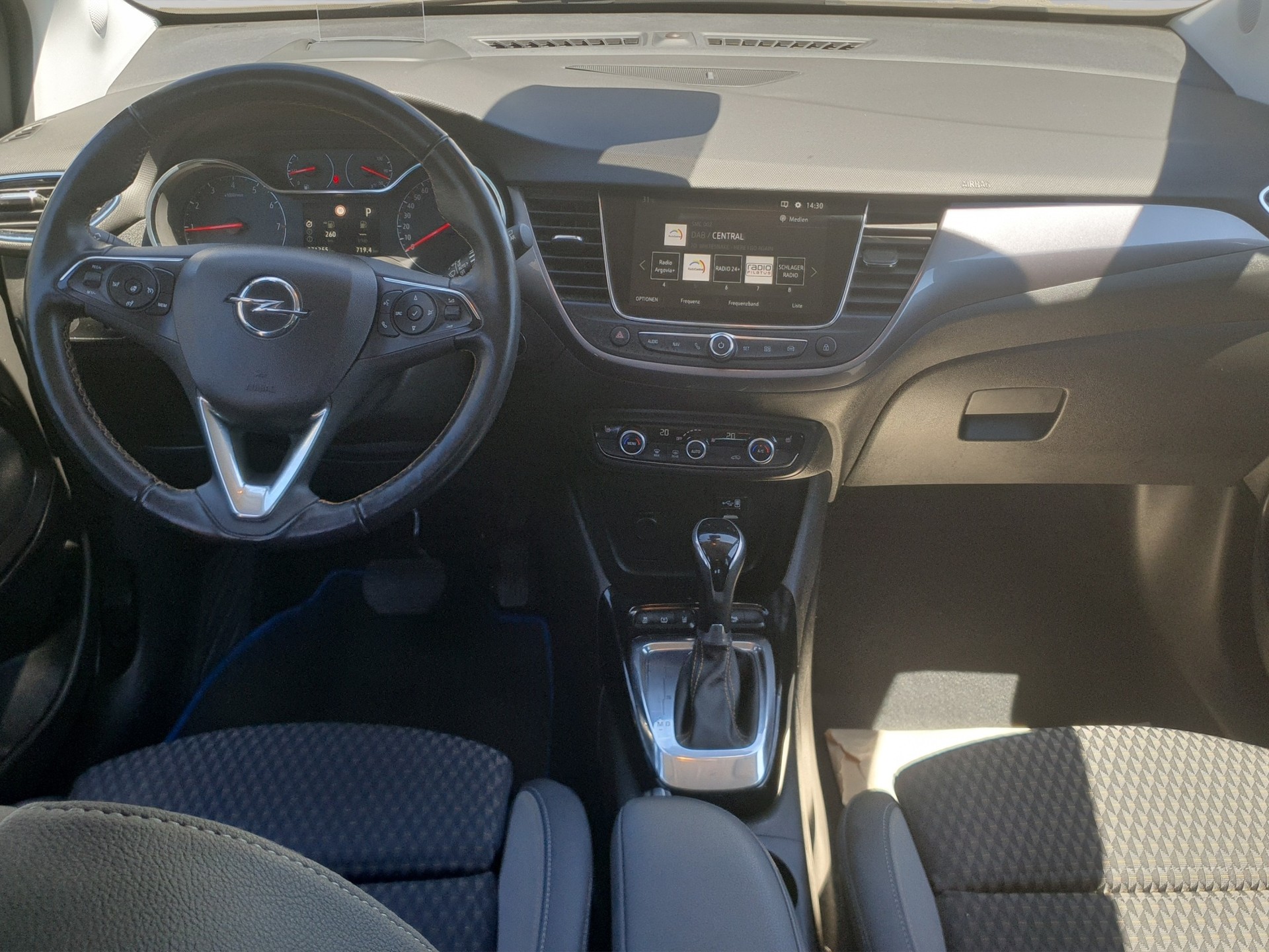 OPEL Crossland X 1.2i Ultimate Automatik-image-12