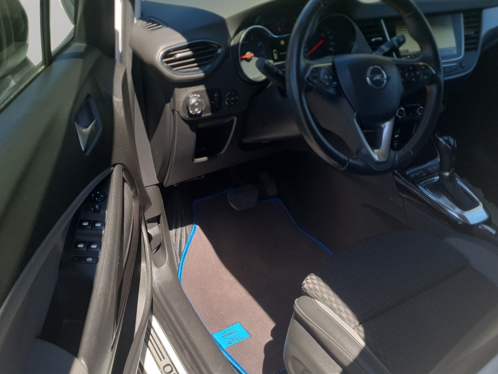 OPEL Crossland X 1.2i Ultimate Automatik-image-9