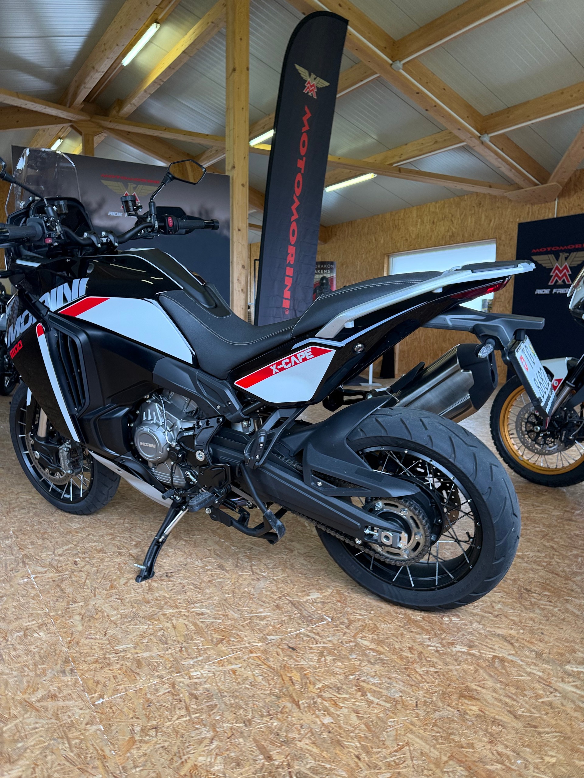 MOTO MORINI X-CAPE 1200-image-3