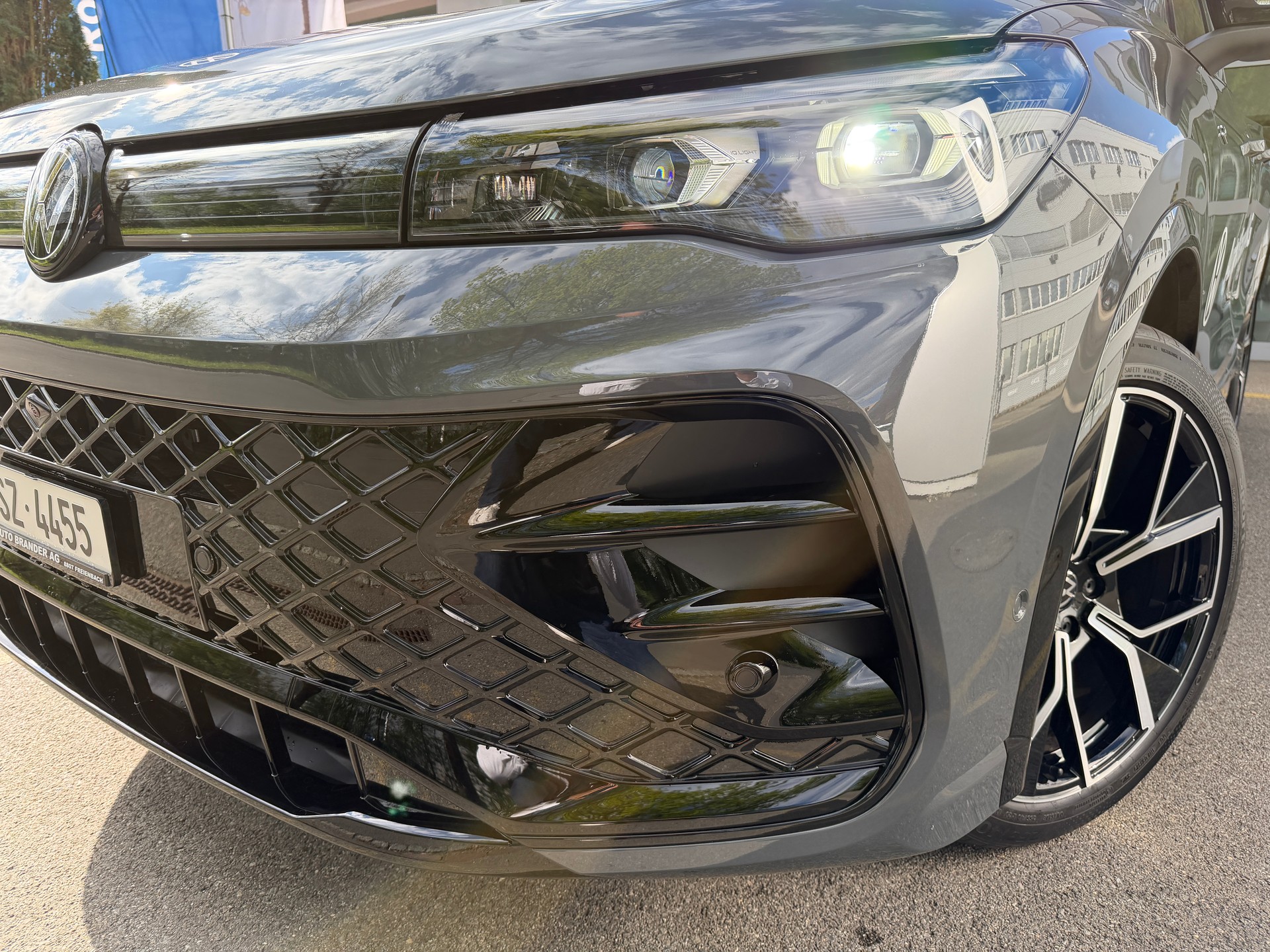 VW Tiguan 2.0 TSI DSG R-Line 4Motion-image-2