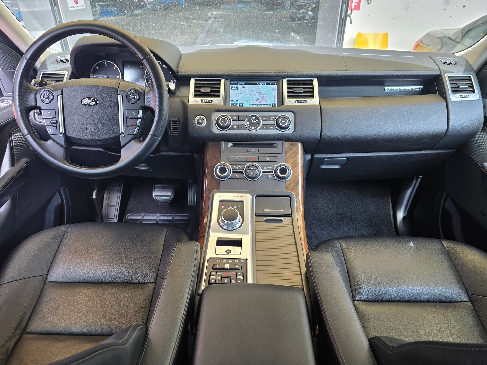 LAND ROVER Range Rover Sport 3.0 TDV6 SE Automatic-image-3