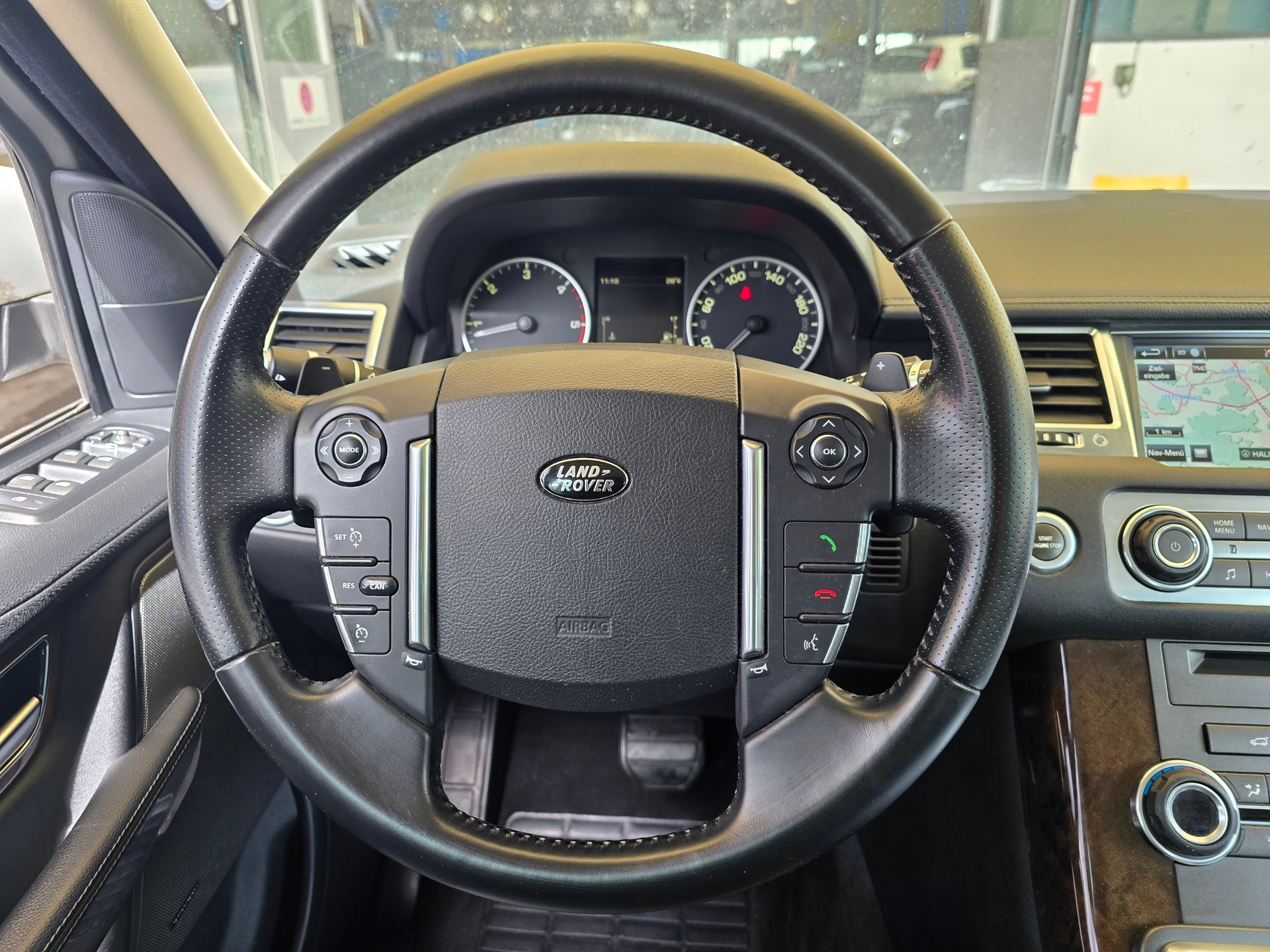 LAND ROVER Range Rover Sport 3.0 TDV6 SE Automatic-image-10
