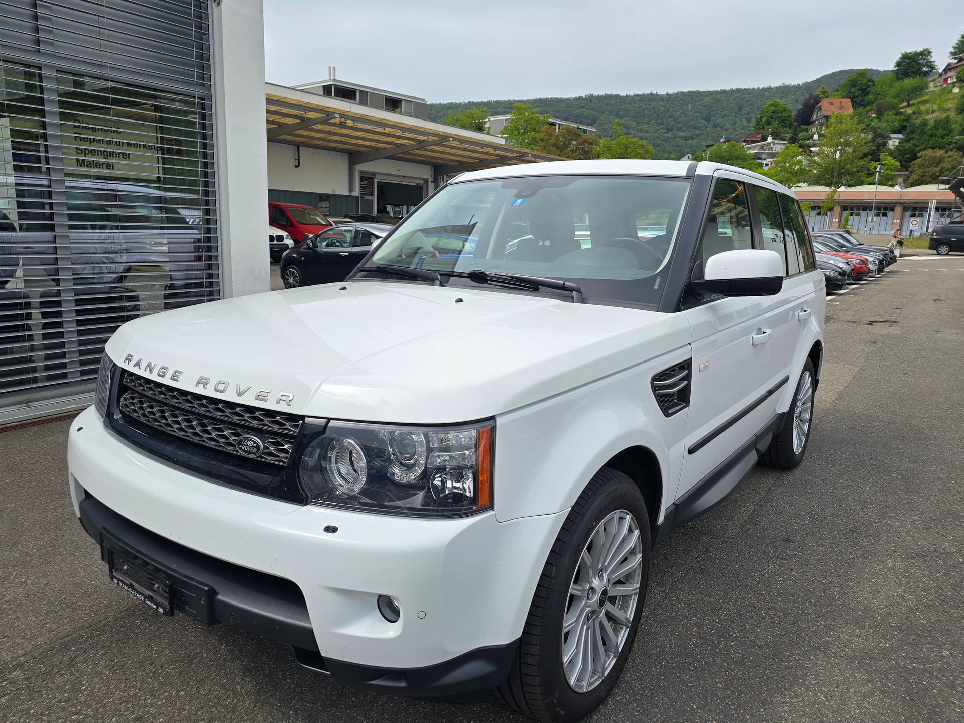LAND ROVER Range Rover Sport 3.0 TDV6 SE Automatic-image-9