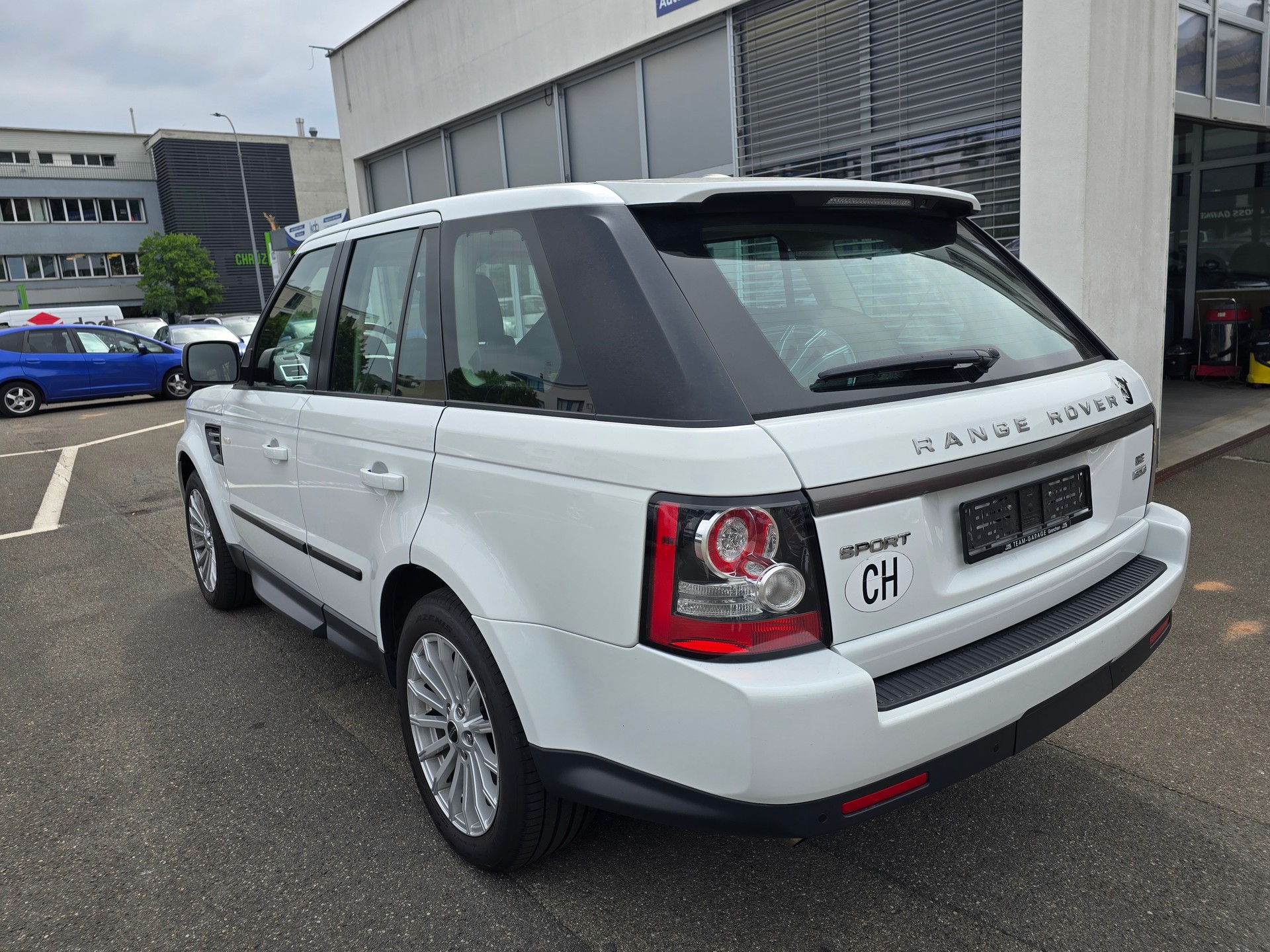LAND ROVER Range Rover Sport 3.0 TDV6 SE Automatic-image-7