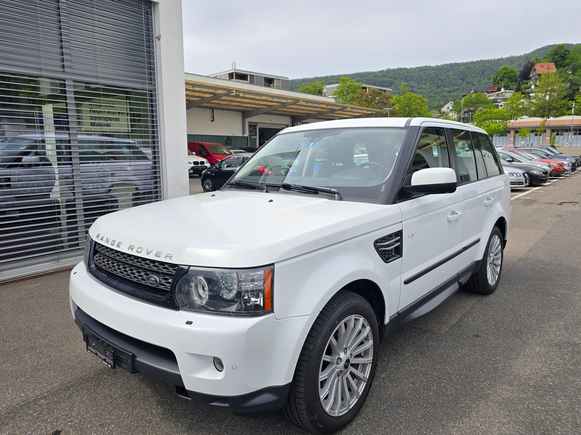LAND ROVER Range Rover Sport 3.0 TDV6 SE Automatic-image-0