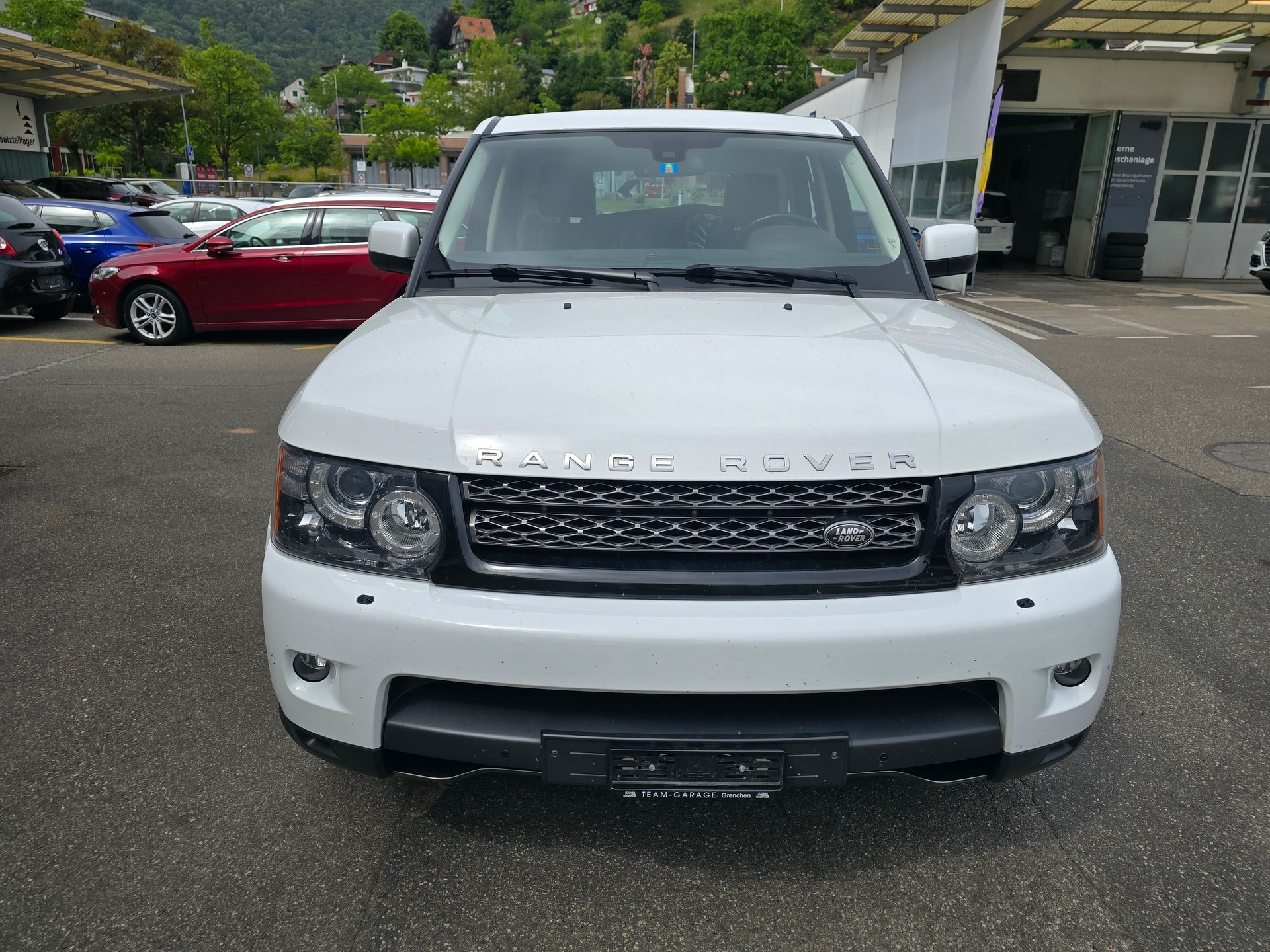 LAND ROVER Range Rover Sport 3.0 TDV6 SE Automatic-image-2