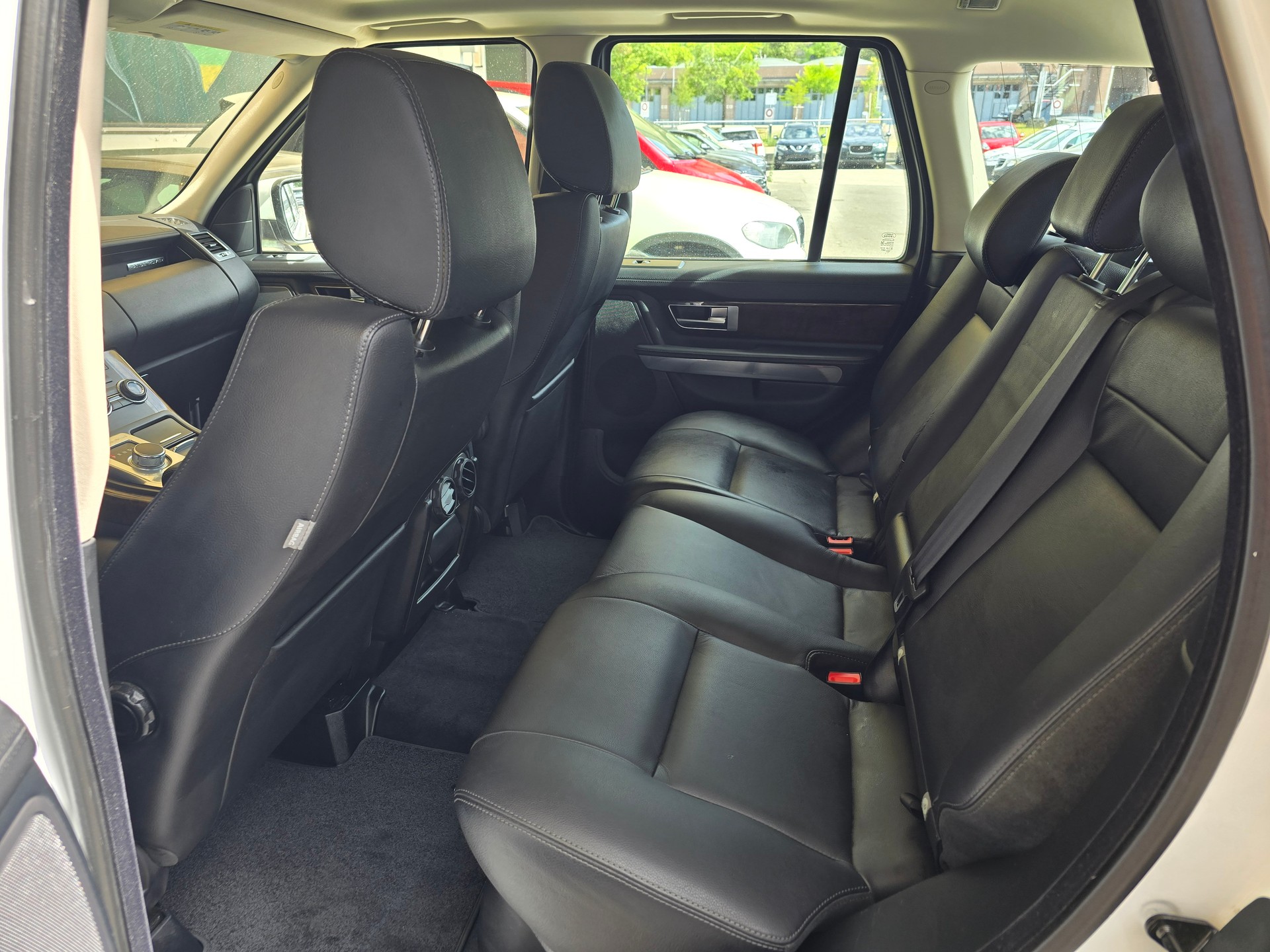LAND ROVER Range Rover Sport 3.0 TDV6 SE Automatic-image-16