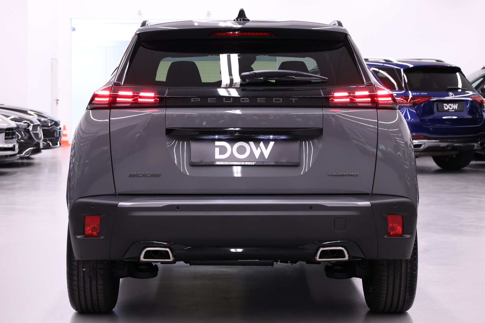 PEUGEOT 2008 1.2 Hybrid 145 Allure Premium-image-8