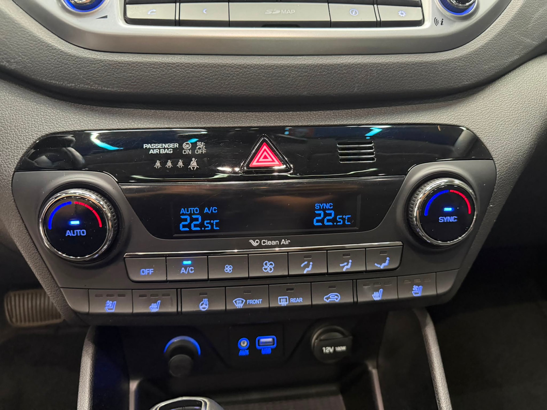 HYUNDAI Tucson 2.0 CRDI Launch Edition 4WD Automatic-image-9