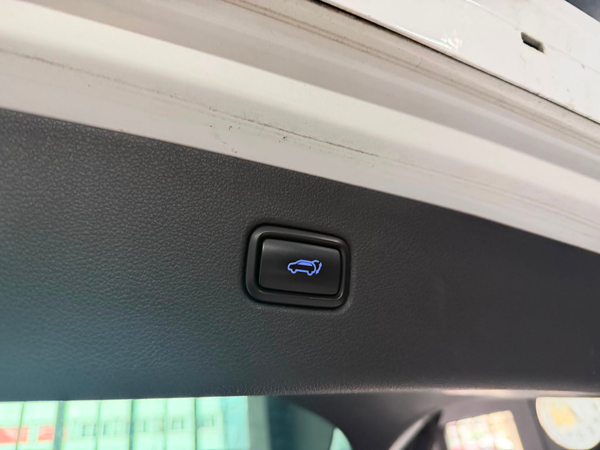 HYUNDAI Tucson 2.0 CRDI Launch Edition 4WD Automatic-image-13