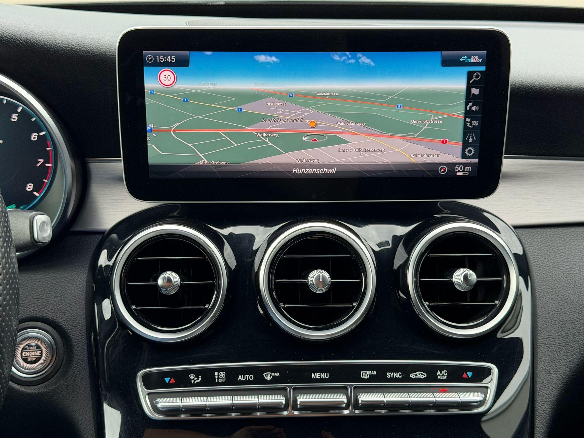 MERCEDES-BENZ C 200 Swiss Star AMG Line 4m Kombi-image-14