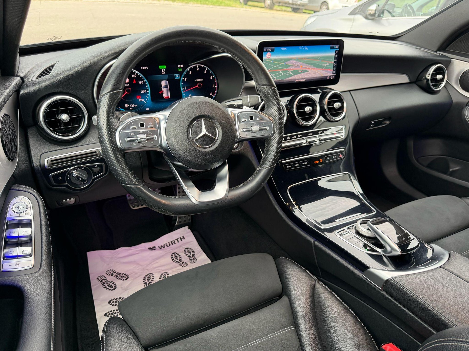 MERCEDES-BENZ C 200 Swiss Star AMG Line 4m Kombi-image-7