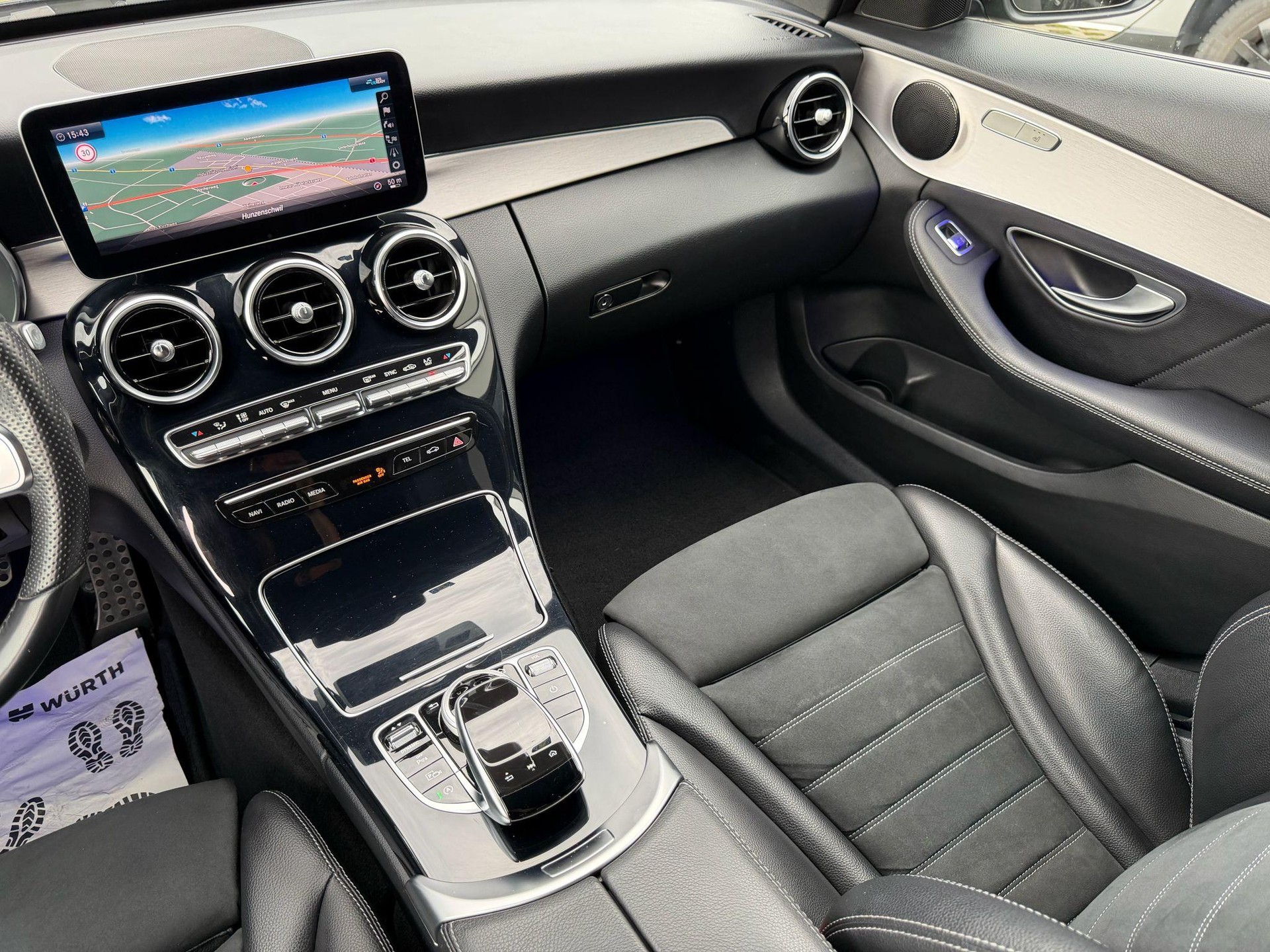 MERCEDES-BENZ C 200 Swiss Star AMG Line 4m Kombi-image-12