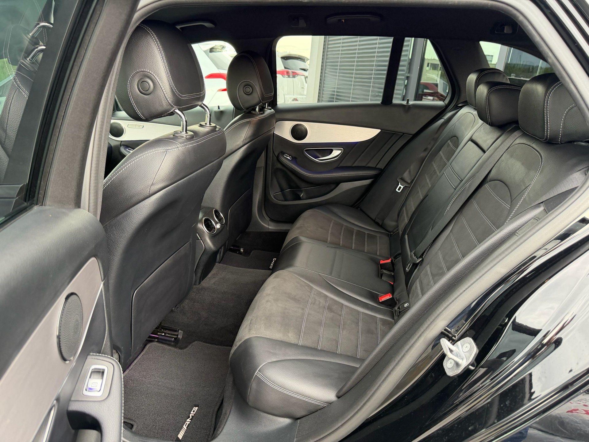 MERCEDES-BENZ C 200 Swiss Star AMG Line 4m Kombi-image-22