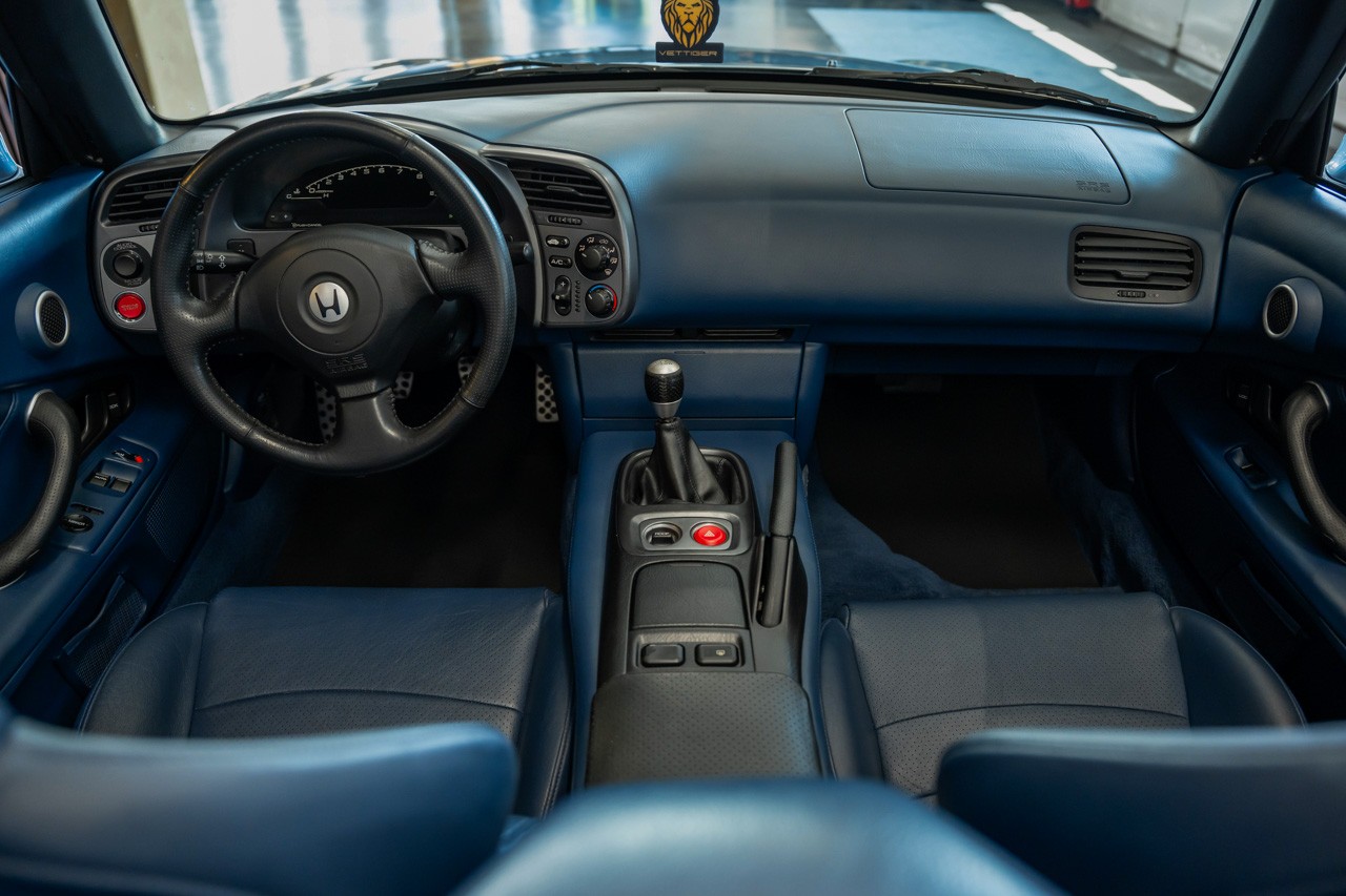HONDA S2000-image-13