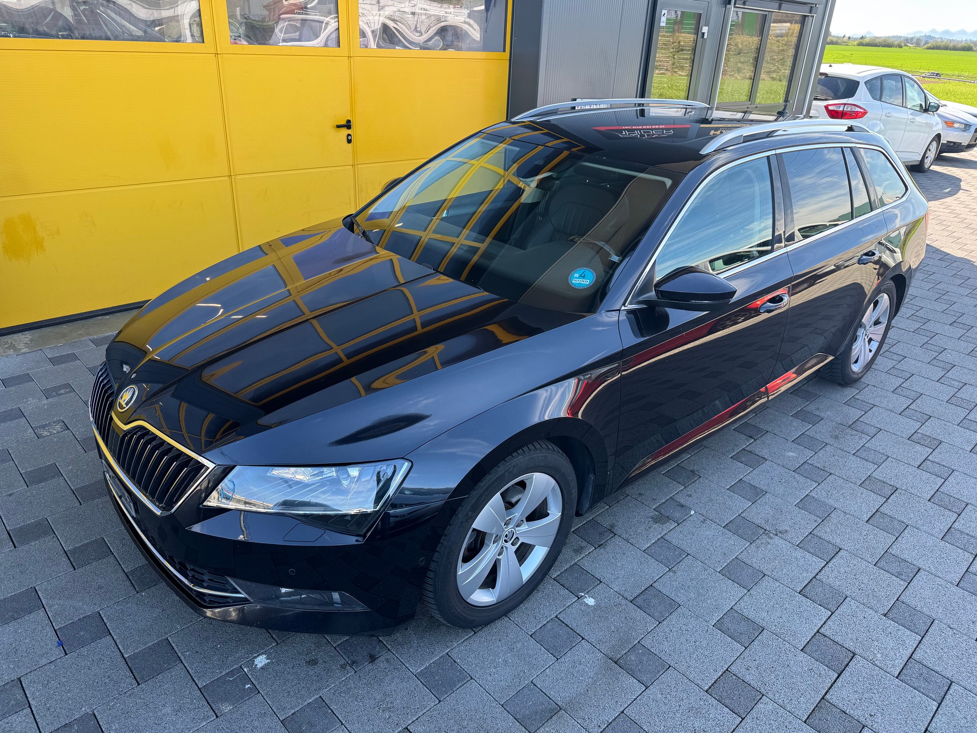 SKODA Superb Combi 2.0 TDi Style 4x4 DSG-image-8