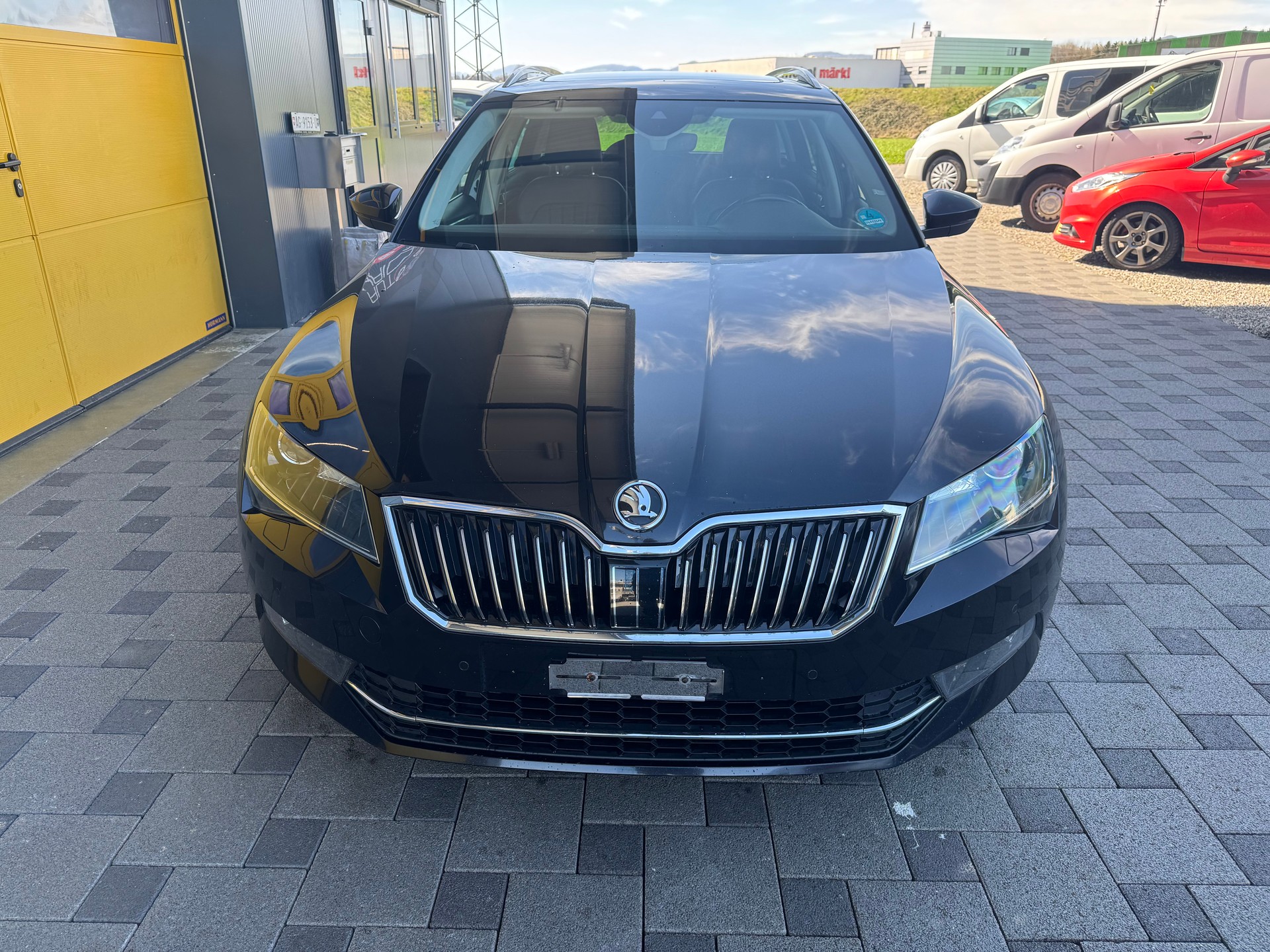 SKODA Superb Combi 2.0 TDi Style 4x4 DSG-image-2
