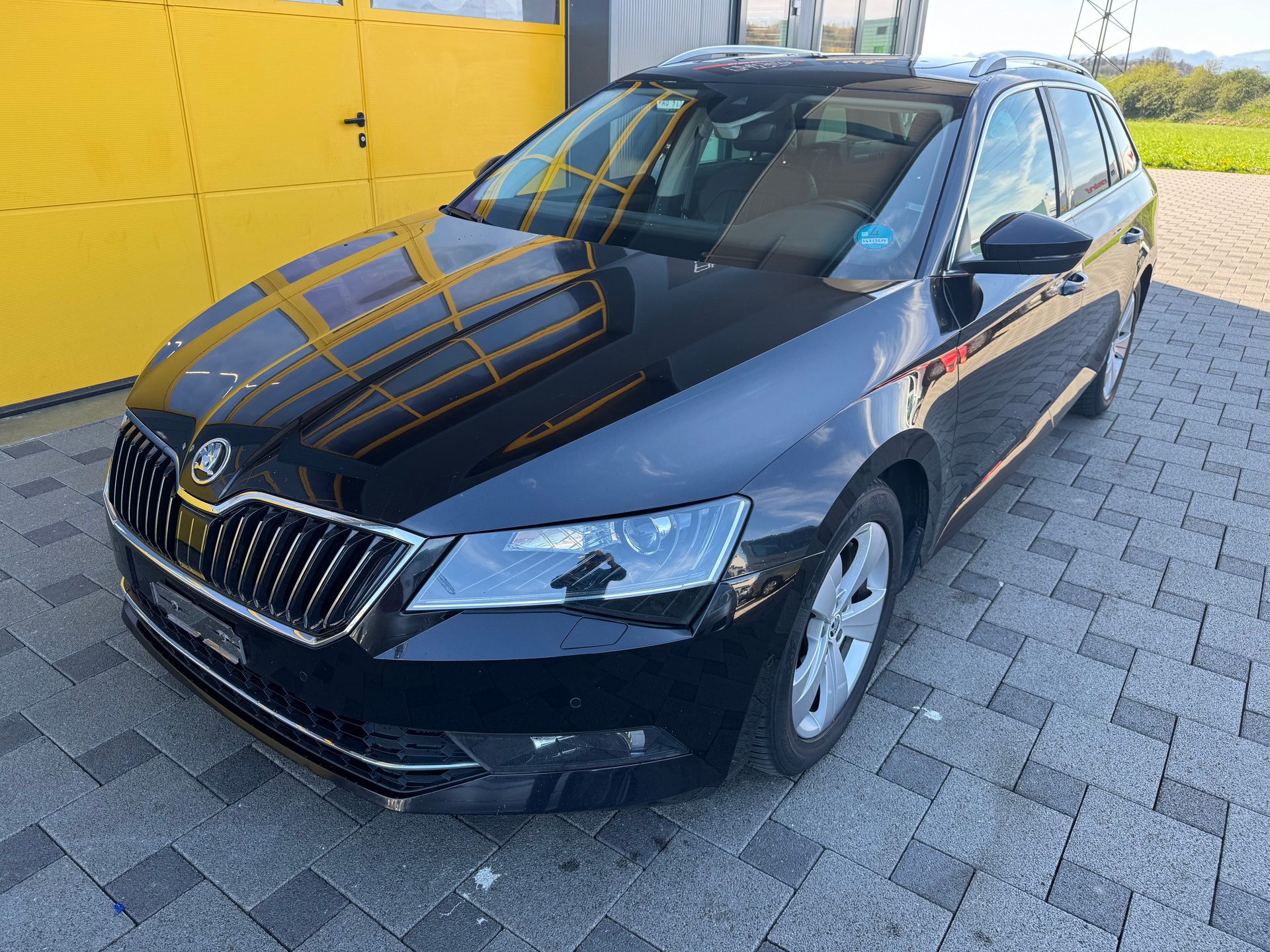 SKODA Superb Combi 2.0 TDi Style 4x4 DSG-image-0