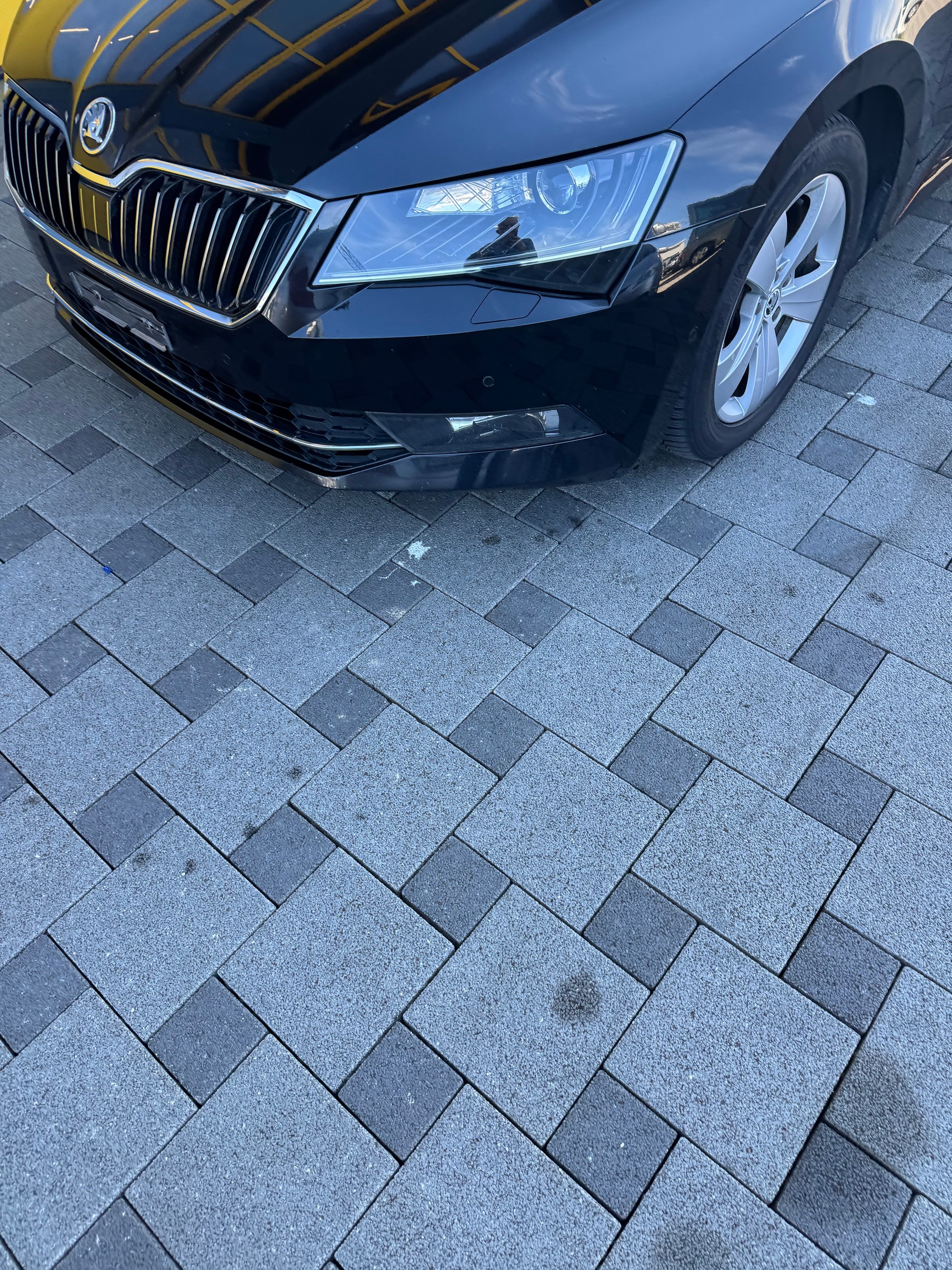 SKODA Superb Combi 2.0 TDi Style 4x4 DSG-image-1