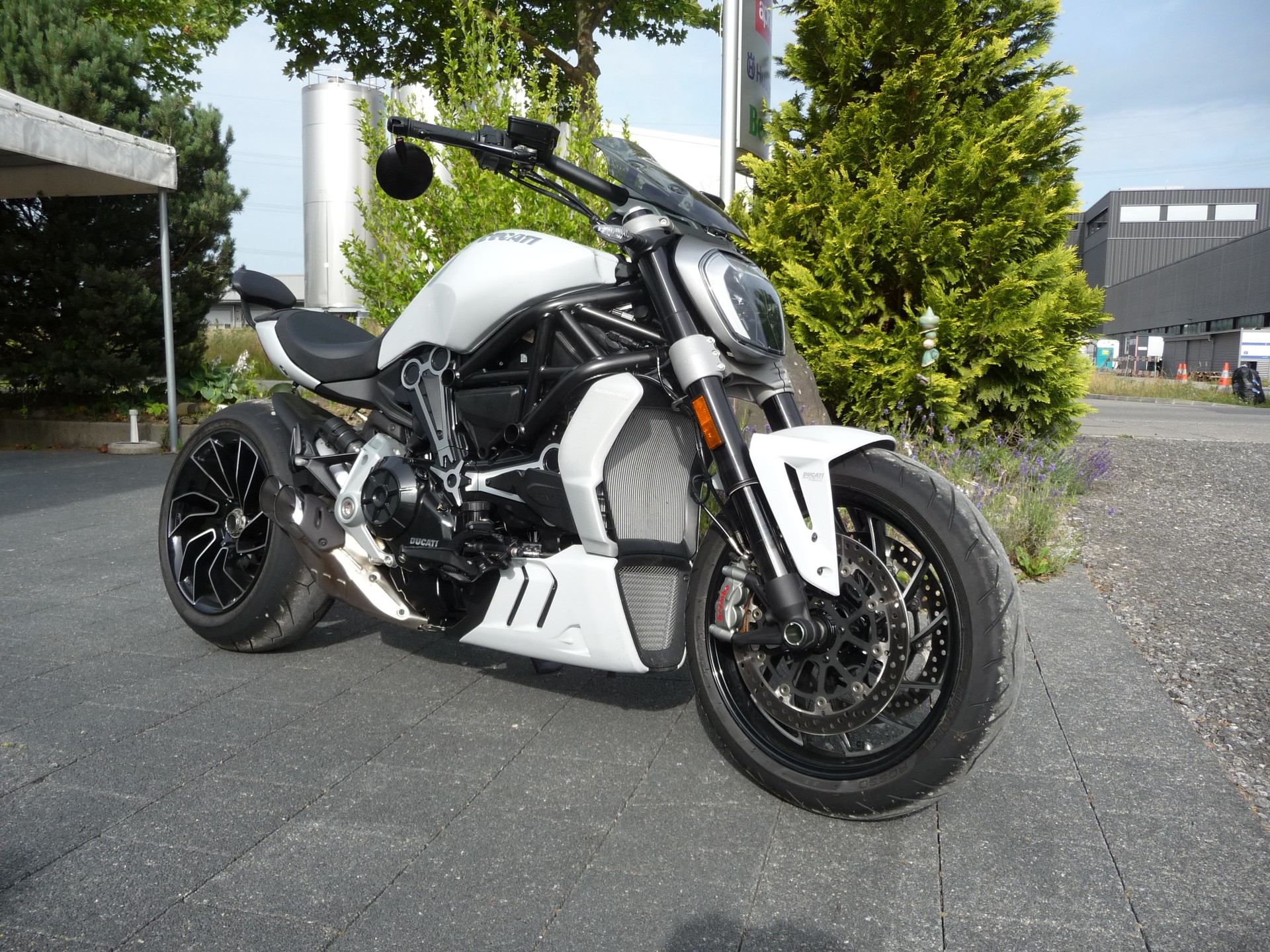 DUCATI XDiavel 1260 S-showroom-element-1