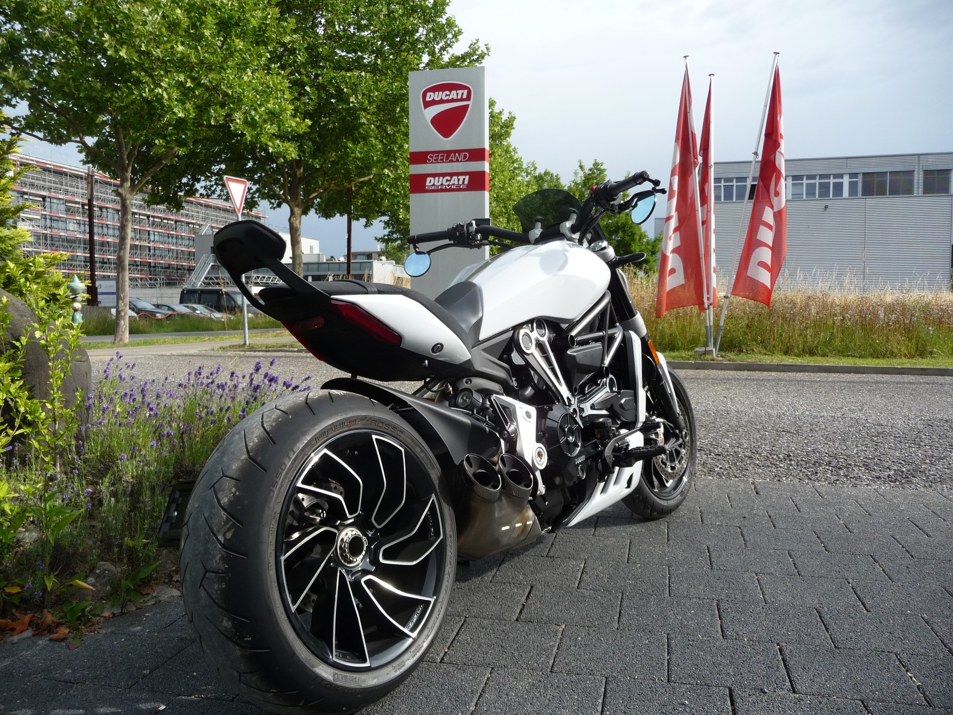 DUCATI XDiavel 1260 S-showroom-element-3
