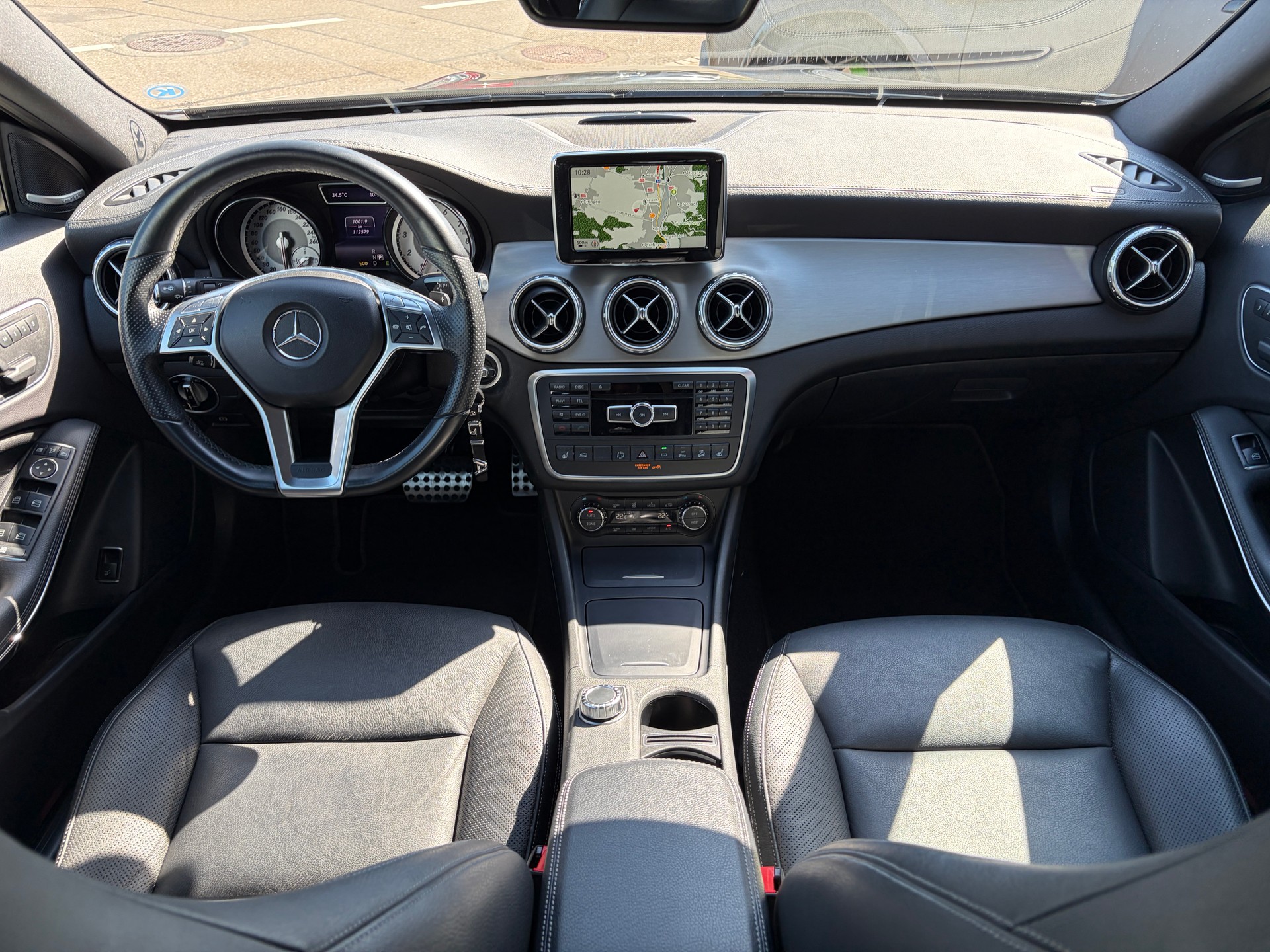 MERCEDES-BENZ GLA 250 AMG Line 4Matic 7G-DCT-image-8